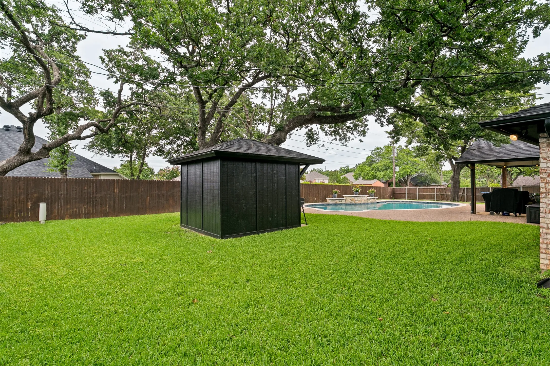 Single Family Residence For Sale in Tarrant County , 7250 Boca Raton Drive, North Richland Hills, Texas 76182, 3 Bedroom, 2 Bathroom, 2 Garage spaces, 2,292 Sqft, built in 1984, mls#21304165, Real Estate Agent in North Richland Hills, Homes For Sale in Tarrant county, Homes For Sale in North Richland Hills, Realtor in North Richland Hills Texas, Real Estate Brokerage Independent Realty Texas, Luminita Cordes Realtor