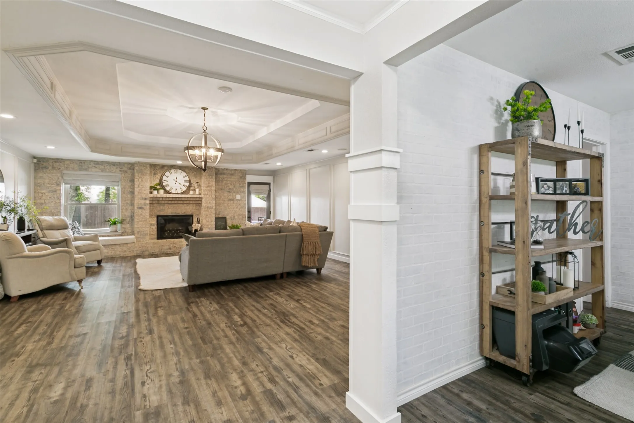 Single Family Residence For Sale in Tarrant County , 7250 Boca Raton Drive, North Richland Hills, Texas 76182, 3 Bedroom, 2 Bathroom, 2 Garage spaces, 2,292 Sqft, built in 1984, mls#21304165, Real Estate Agent in North Richland Hills, Homes For Sale in Tarrant county, Homes For Sale in North Richland Hills, Realtor in North Richland Hills Texas, Real Estate Brokerage Independent Realty Texas, Luminita Cordes Realtor