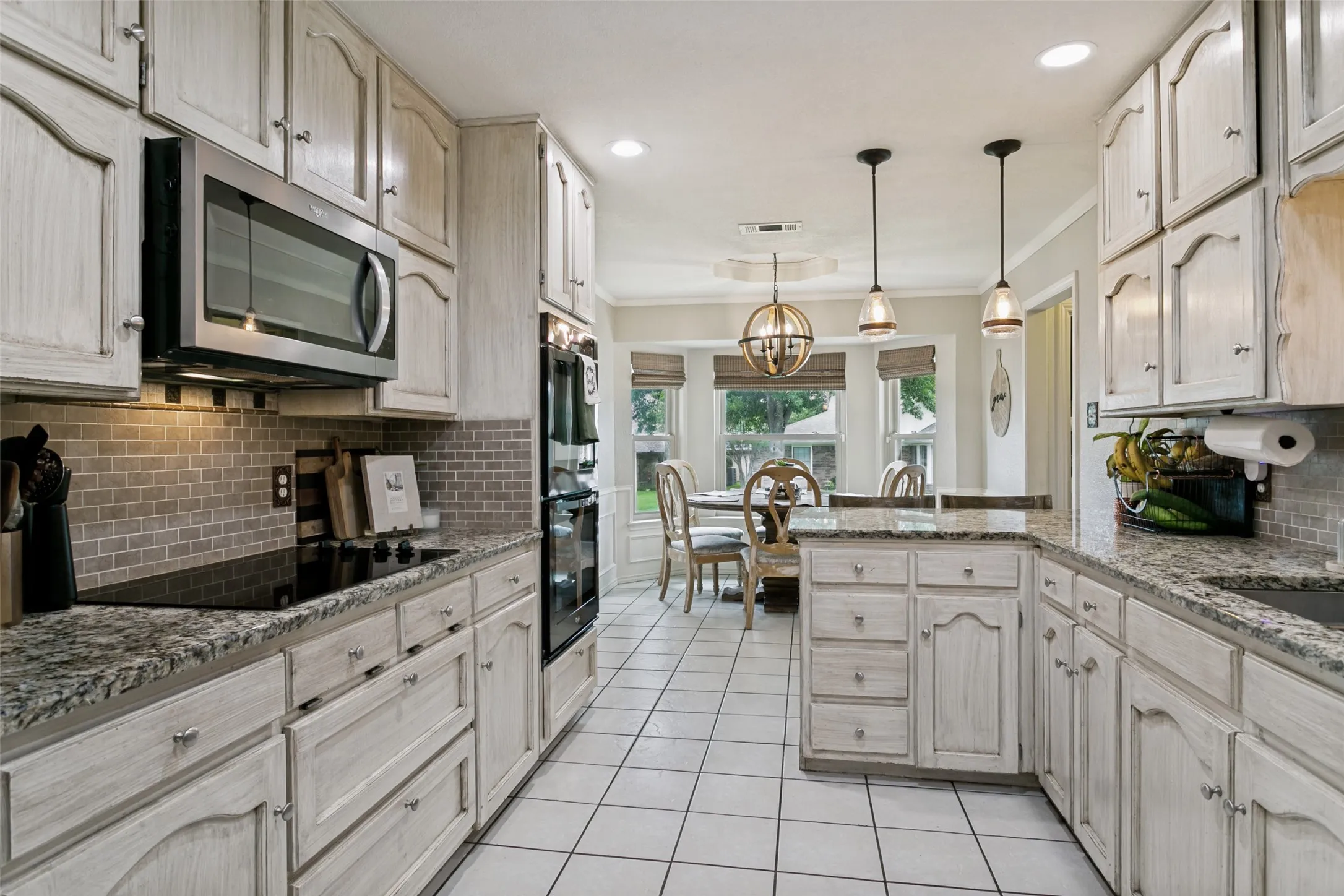 Single Family Residence For Sale in Tarrant County , 7250 Boca Raton Drive, North Richland Hills, Texas 76182, 3 Bedroom, 2 Bathroom, 2 Garage spaces, 2,292 Sqft, built in 1984, mls#21304165, Real Estate Agent in North Richland Hills, Homes For Sale in Tarrant county, Homes For Sale in North Richland Hills, Realtor in North Richland Hills Texas, Real Estate Brokerage Independent Realty Texas, Luminita Cordes Realtor