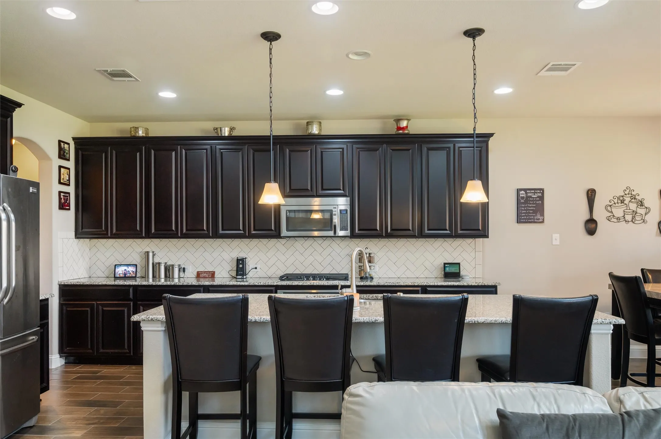 Single Family Residence For Sale in Dallas County , 341 Vista Park Drive, Sunnyvale, Texas 75182, 5 Bedroom, 5 Bathroom, 3 Garage spaces, 3,597 Sqft, built in 2015, mls#21304132, Real Estate Agent in Sunnyvale, Homes For Sale in Dallas county, Homes For Sale in Sunnyvale, Realtor in Sunnyvale Texas, Real Estate Brokerage Independent Realty Texas, Luminita Cordes Realtor