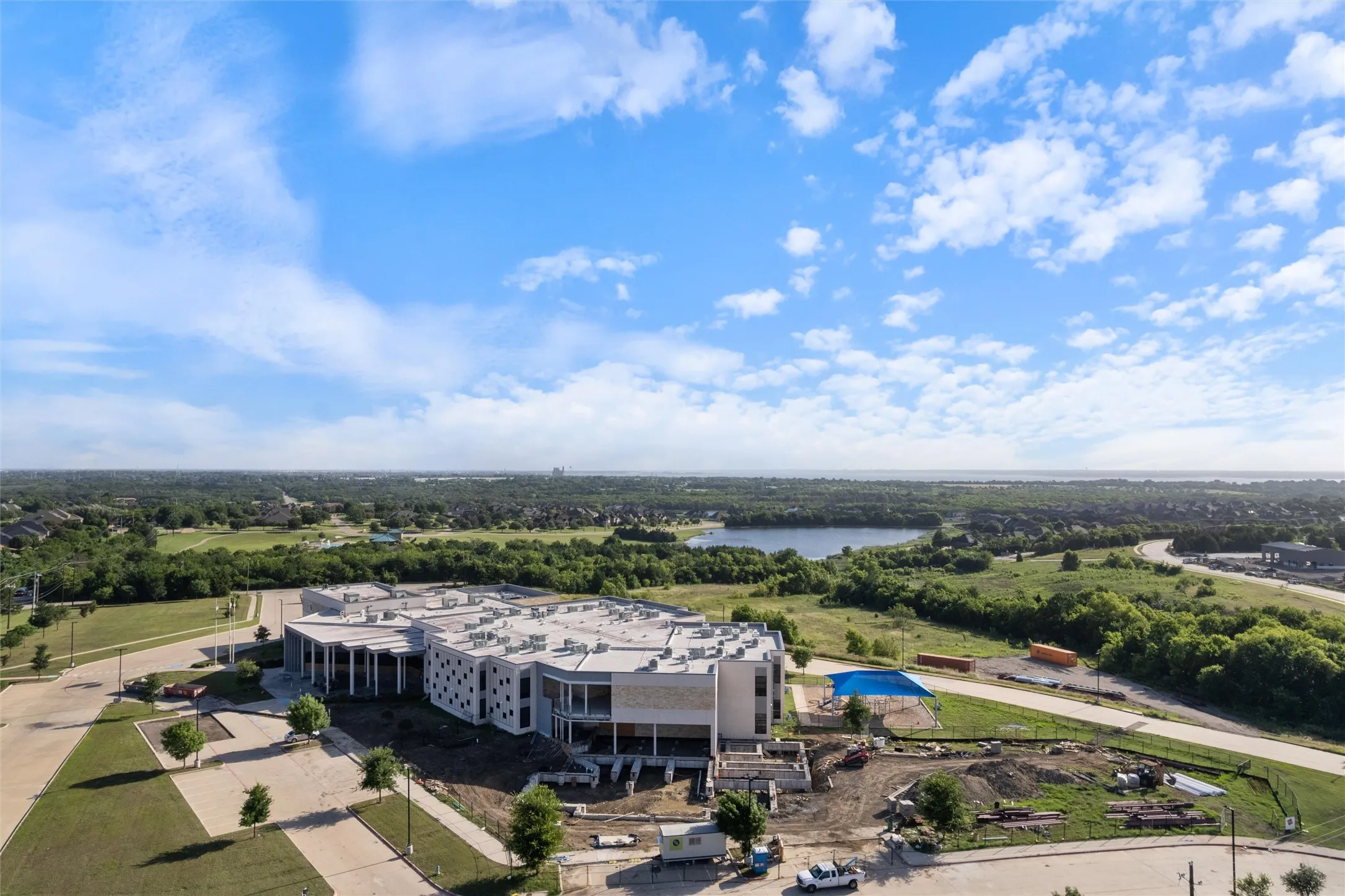 Single Family Residence For Sale in Dallas County , 341 Vista Park Drive, Sunnyvale, Texas 75182, 5 Bedroom, 5 Bathroom, 3 Garage spaces, 3,597 Sqft, built in 2015, mls#21304132, Real Estate Agent in Sunnyvale, Homes For Sale in Dallas county, Homes For Sale in Sunnyvale, Realtor in Sunnyvale Texas, Real Estate Brokerage Independent Realty Texas, Luminita Cordes Realtor