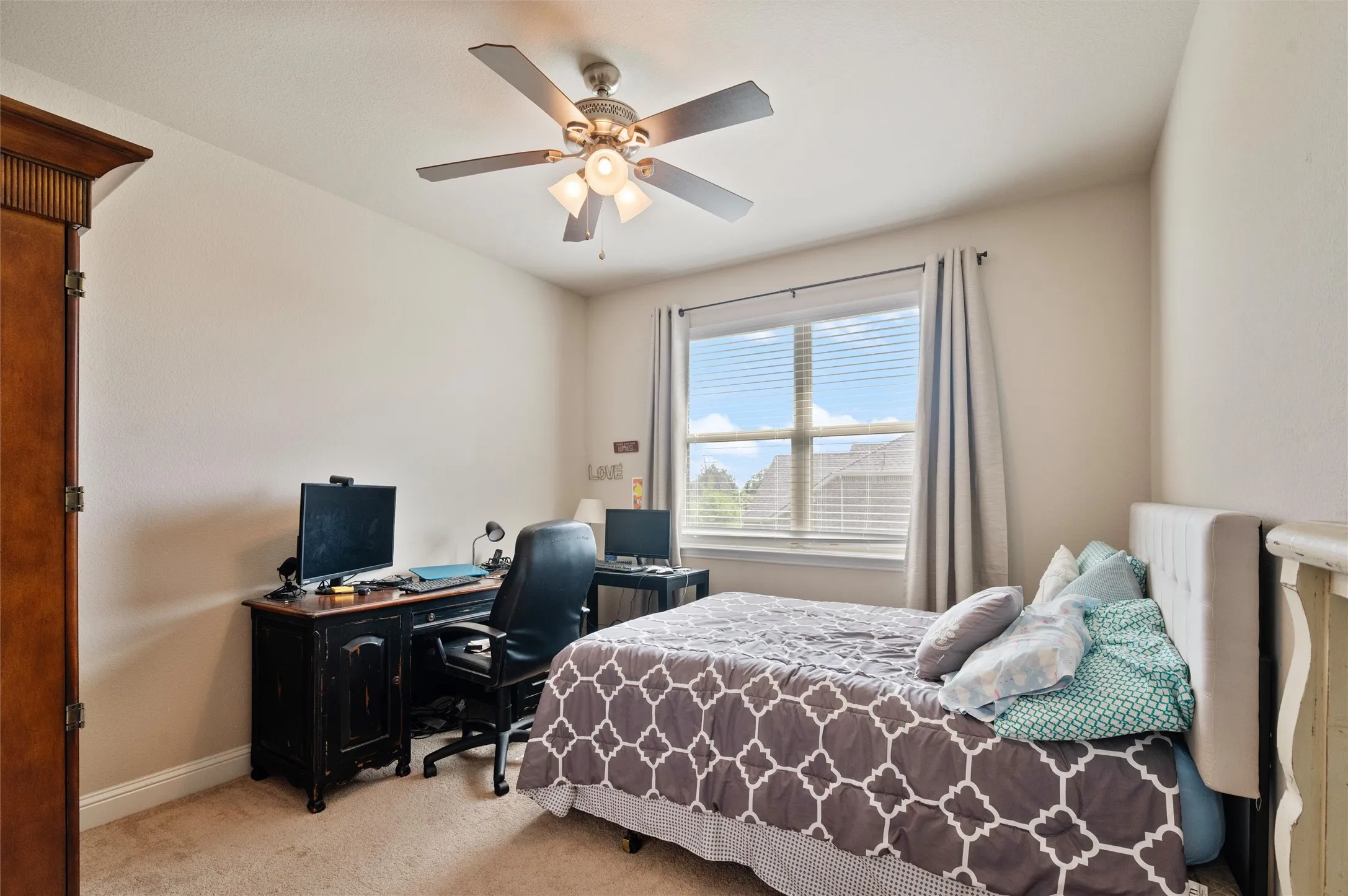 Single Family Residence For Sale in Dallas County , 341 Vista Park Drive, Sunnyvale, Texas 75182, 5 Bedroom, 5 Bathroom, 3 Garage spaces, 3,597 Sqft, built in 2015, mls#21304132, Real Estate Agent in Sunnyvale, Homes For Sale in Dallas county, Homes For Sale in Sunnyvale, Realtor in Sunnyvale Texas, Real Estate Brokerage Independent Realty Texas, Luminita Cordes Realtor