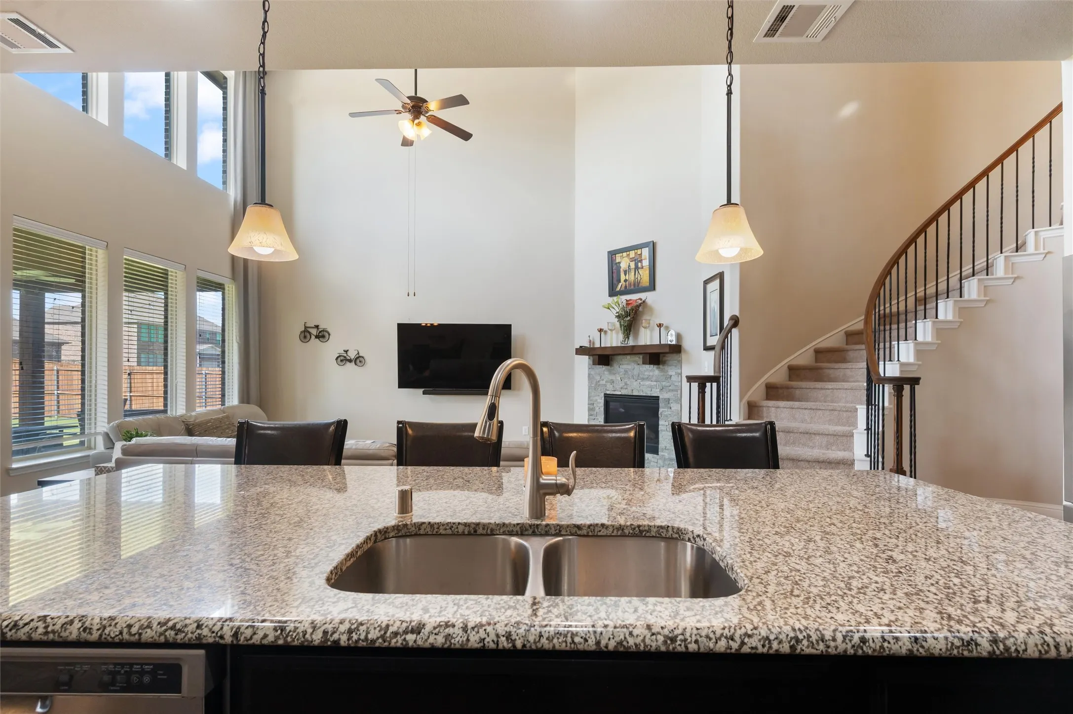 Single Family Residence For Sale in Dallas County , 341 Vista Park Drive, Sunnyvale, Texas 75182, 5 Bedroom, 5 Bathroom, 3 Garage spaces, 3,597 Sqft, built in 2015, mls#21304132, Real Estate Agent in Sunnyvale, Homes For Sale in Dallas county, Homes For Sale in Sunnyvale, Realtor in Sunnyvale Texas, Real Estate Brokerage Independent Realty Texas, Luminita Cordes Realtor