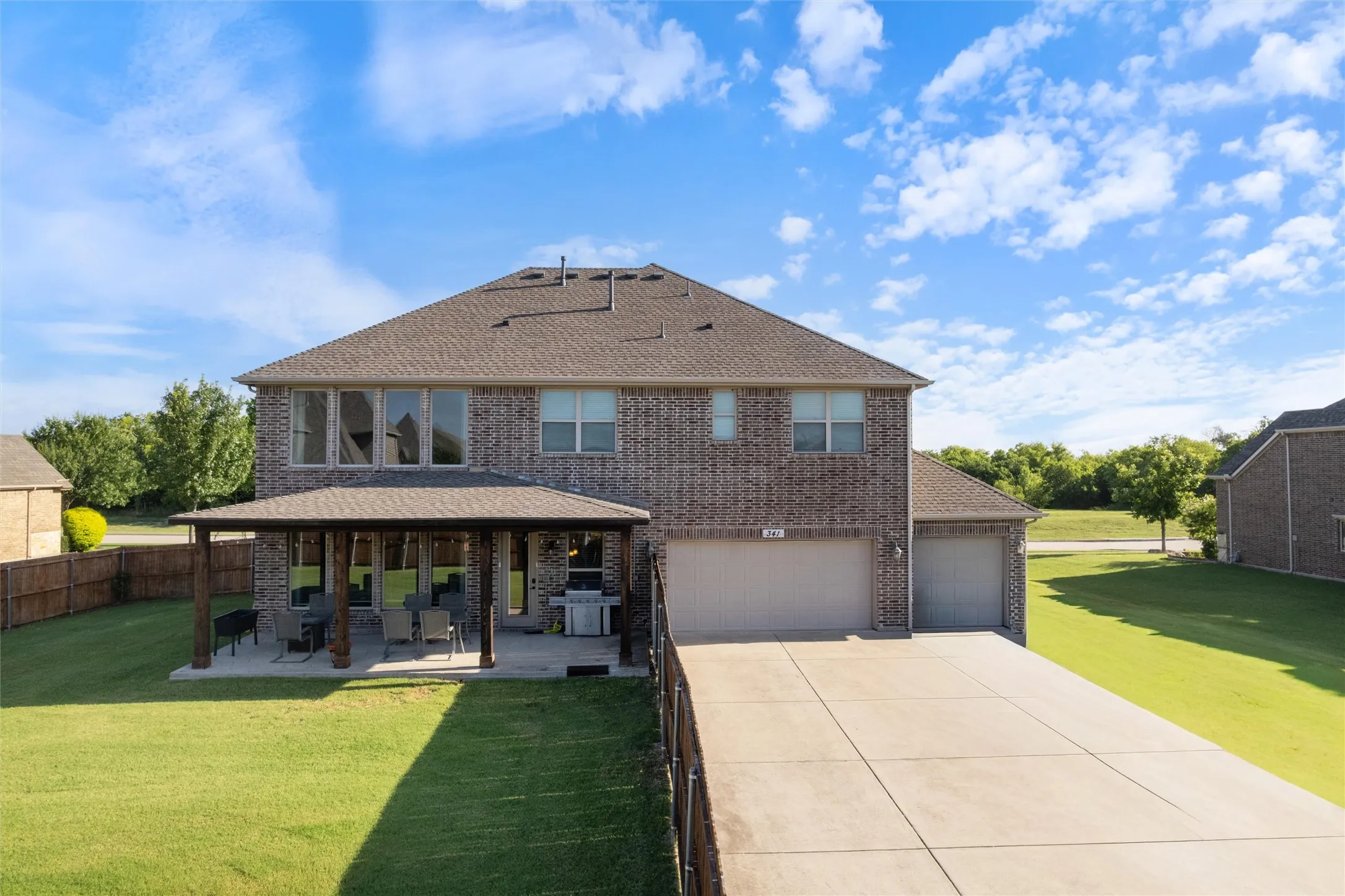 Single Family Residence For Sale in Dallas County , 341 Vista Park Drive, Sunnyvale, Texas 75182, 5 Bedroom, 5 Bathroom, 3 Garage spaces, 3,597 Sqft, built in 2015, mls#21304132, Real Estate Agent in Sunnyvale, Homes For Sale in Dallas county, Homes For Sale in Sunnyvale, Realtor in Sunnyvale Texas, Real Estate Brokerage Independent Realty Texas, Luminita Cordes Realtor