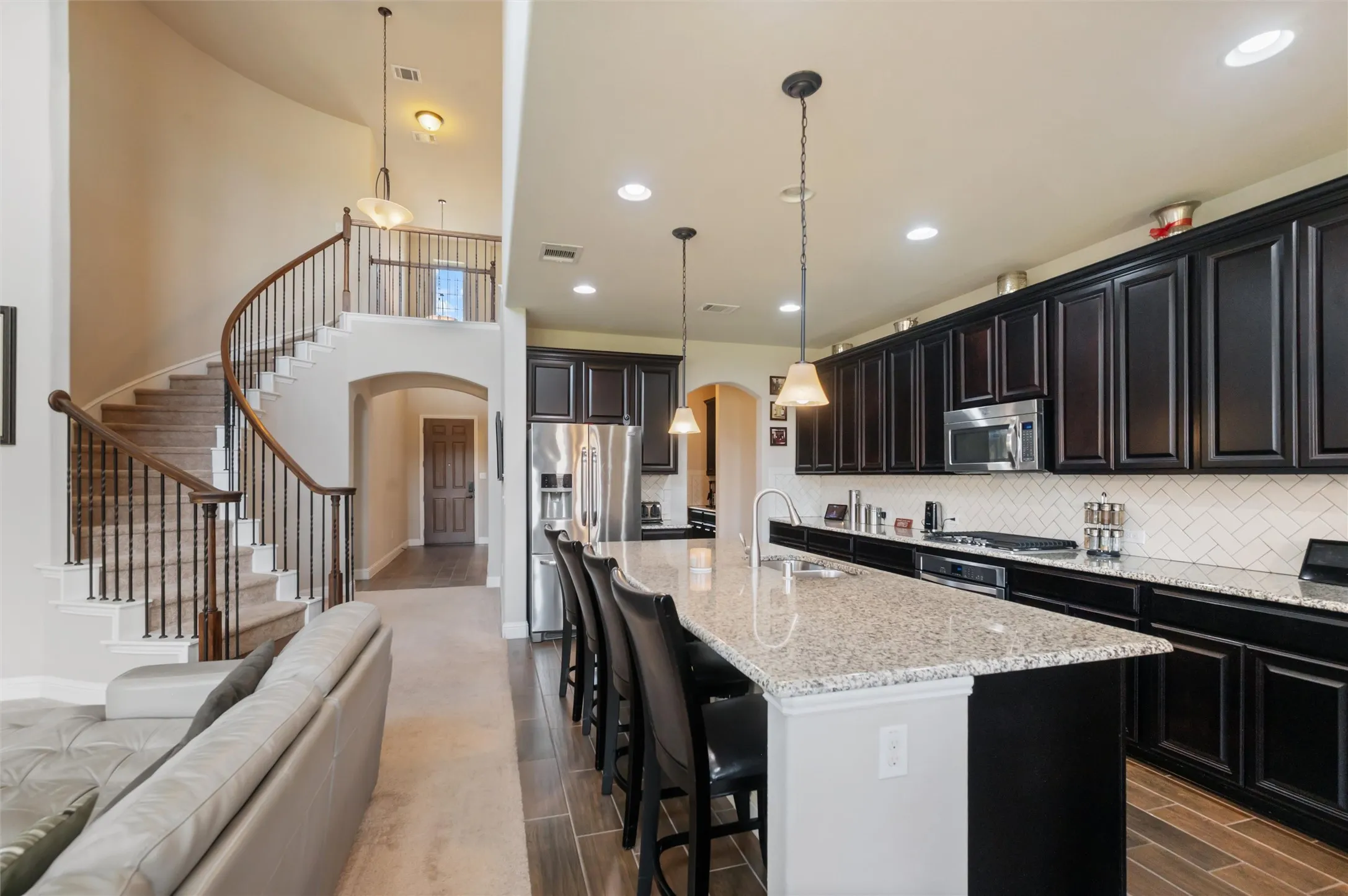Single Family Residence For Sale in Dallas County , 341 Vista Park Drive, Sunnyvale, Texas 75182, 5 Bedroom, 5 Bathroom, 3 Garage spaces, 3,597 Sqft, built in 2015, mls#21304132, Real Estate Agent in Sunnyvale, Homes For Sale in Dallas county, Homes For Sale in Sunnyvale, Realtor in Sunnyvale Texas, Real Estate Brokerage Independent Realty Texas, Luminita Cordes Realtor