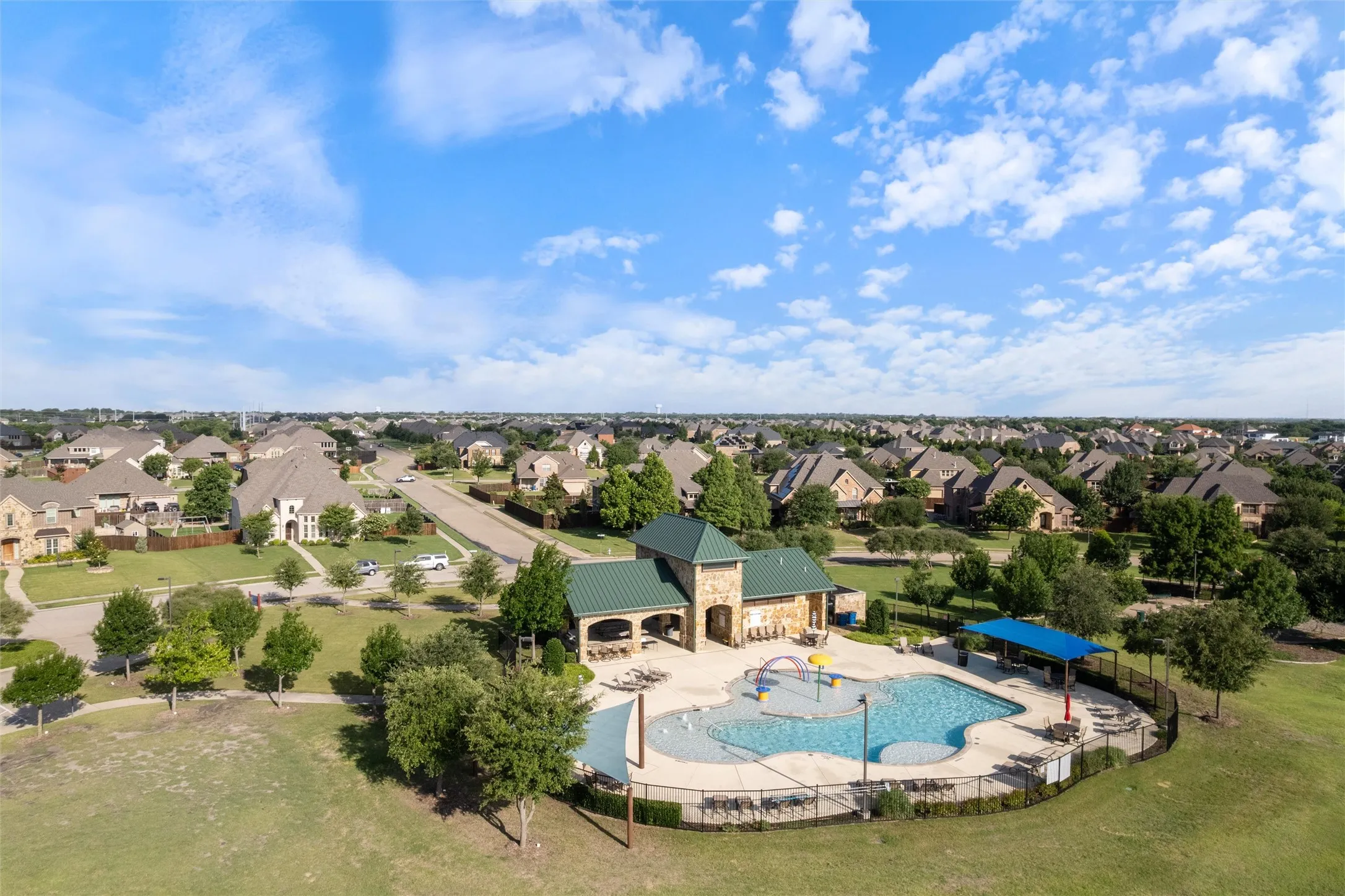 Single Family Residence For Sale in Dallas County , 341 Vista Park Drive, Sunnyvale, Texas 75182, 5 Bedroom, 5 Bathroom, 3 Garage spaces, 3,597 Sqft, built in 2015, mls#21304132, Real Estate Agent in Sunnyvale, Homes For Sale in Dallas county, Homes For Sale in Sunnyvale, Realtor in Sunnyvale Texas, Real Estate Brokerage Independent Realty Texas, Luminita Cordes Realtor