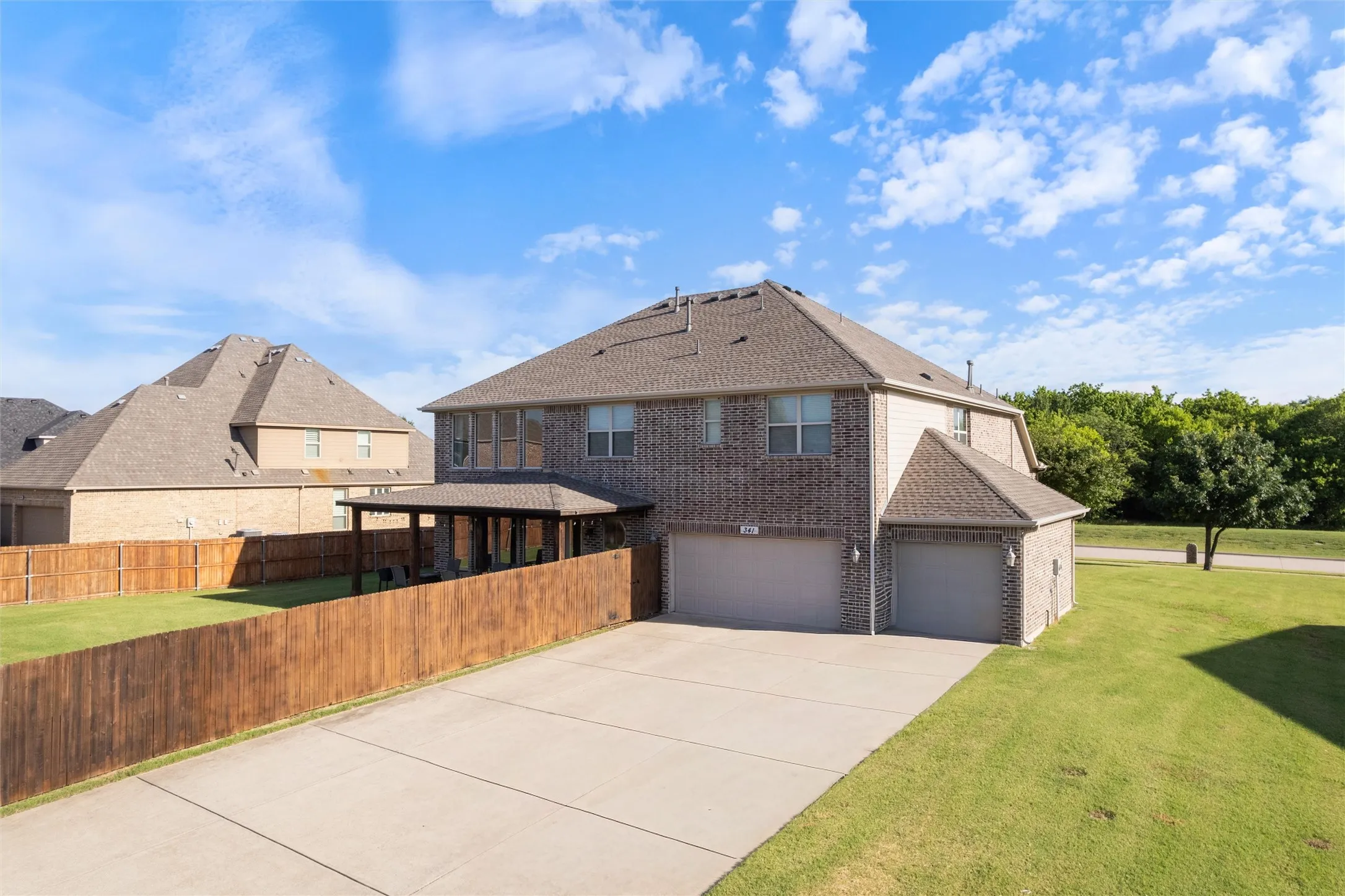 Single Family Residence For Sale in Dallas County , 341 Vista Park Drive, Sunnyvale, Texas 75182, 5 Bedroom, 5 Bathroom, 3 Garage spaces, 3,597 Sqft, built in 2015, mls#21304132, Real Estate Agent in Sunnyvale, Homes For Sale in Dallas county, Homes For Sale in Sunnyvale, Realtor in Sunnyvale Texas, Real Estate Brokerage Independent Realty Texas, Luminita Cordes Realtor