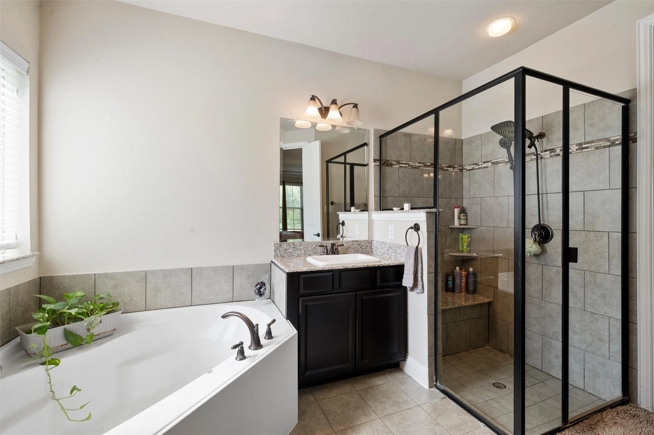 Single Family Residence For Sale in Dallas County , 341 Vista Park Drive, Sunnyvale, Texas 75182, 5 Bedroom, 5 Bathroom, 3 Garage spaces, 3,597 Sqft, built in 2015, mls#21304132, Real Estate Agent in Sunnyvale, Homes For Sale in Dallas county, Homes For Sale in Sunnyvale, Realtor in Sunnyvale Texas, Real Estate Brokerage Independent Realty Texas, Luminita Cordes Realtor