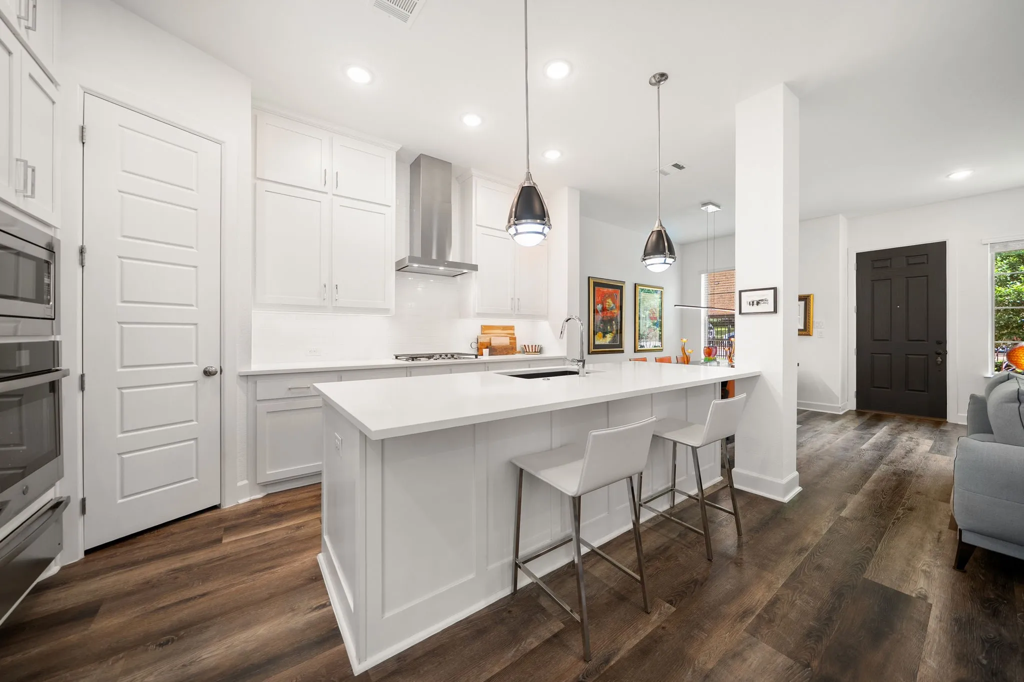 Single Family Residence For Sale in Dallas County , 620 Aspen Valley Lane, Dallas, Texas 75208, 3 Bedroom, 3 Bathroom, 2 Garage spaces, 2,174 Sqft, built in 2020, mls#21303224, Real Estate Agent in Dallas, Homes For Sale in Dallas county, Homes For Sale in Dallas, Realtor in Dallas Texas, Real Estate Brokerage Independent Realty Texas, Luminita Cordes Realtor