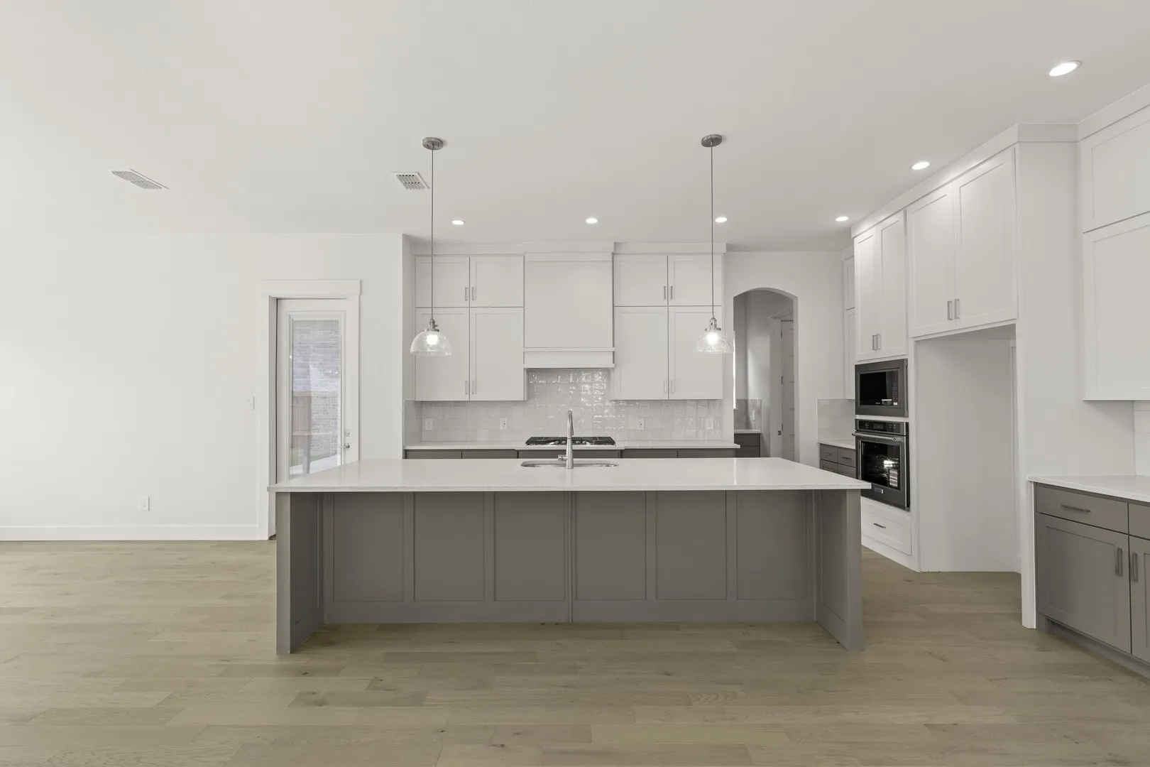 09. 1831 Gem - Kitchen