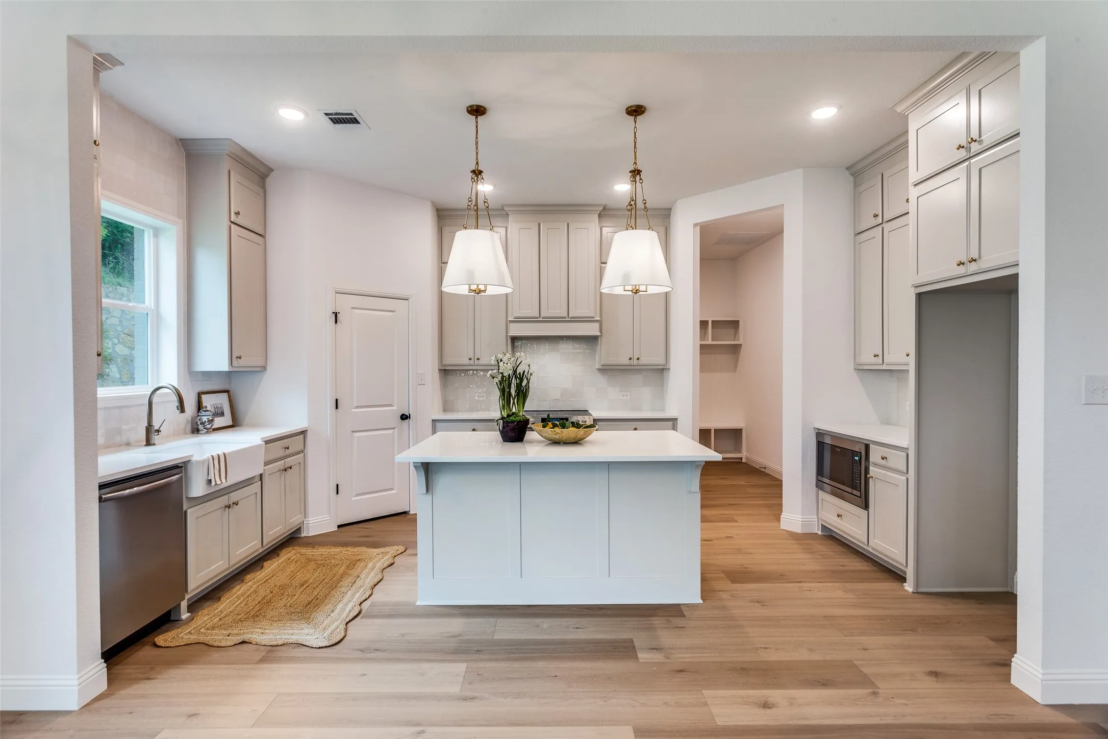 Single Family Residence For Sale in Tarrant County , 622 Sterling Court, Benbrook, Texas 76126, 4 Bedroom, 3 Bathroom, 2 Garage spaces, 2,714 Sqft, built in 2025, Price $625,000, mls#21306273, Real Estate Agent in Benbrook, Homes For Sale in Tarrant county, Homes For Sale in Benbrook, Realtor in Benbrook Texas, Real Estate Brokerage Independent Realty Texas, Luminita Cordes Realtor