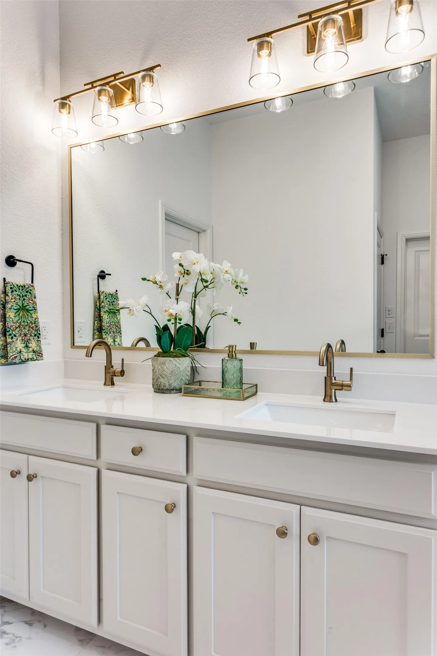 Single Family Residence For Sale in Tarrant County , 622 Sterling Court, Benbrook, Texas 76126, 4 Bedroom, 3 Bathroom, 2 Garage spaces, 2,714 Sqft, built in 2025, Price $625,000, mls#21306273, Real Estate Agent in Benbrook, Homes For Sale in Tarrant county, Homes For Sale in Benbrook, Realtor in Benbrook Texas, Real Estate Brokerage Independent Realty Texas, Luminita Cordes Realtor
