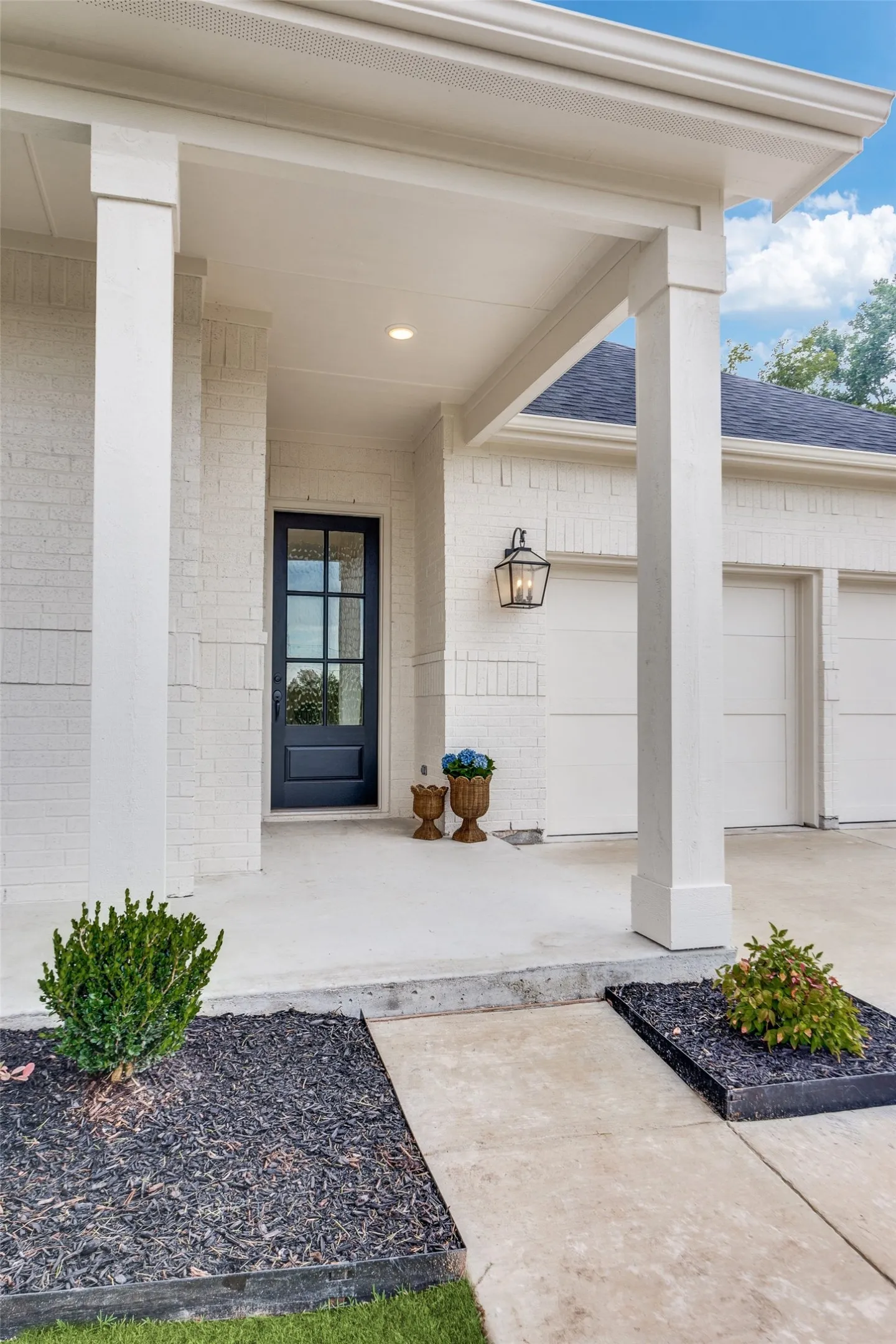 Single Family Residence For Sale in Tarrant County , 622 Sterling Court, Benbrook, Texas 76126, 4 Bedroom, 3 Bathroom, 2 Garage spaces, 2,714 Sqft, built in 2025, Price $625,000, mls#21306273, Real Estate Agent in Benbrook, Homes For Sale in Tarrant county, Homes For Sale in Benbrook, Realtor in Benbrook Texas, Real Estate Brokerage Independent Realty Texas, Luminita Cordes Realtor