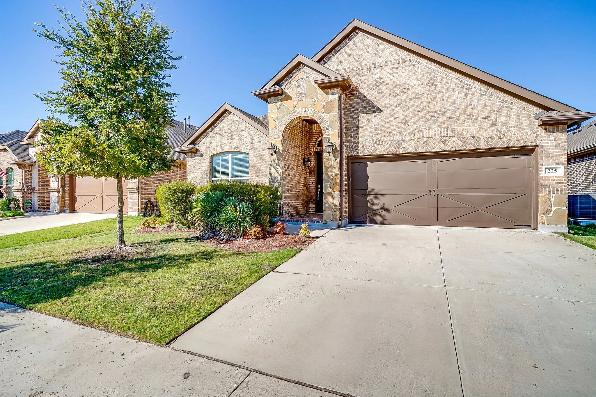 Single Family Residence For Sale in Parker County , 225 Palmerston Drive, Aledo, Texas 76008, 4 Bedrooms, 2 Bathrooms, 2 Garage spaces, 2,102 Sqft, built in 2019, Price $385,000, mls#21304299, Real Estate Agent in Aledo, Homes For Sale in Parker county, Homes For Sale in Aledo, Realtor in Aledo Texas, Real Estate Brokerage Independent Realty Texas, Luminita Cordes Realtor