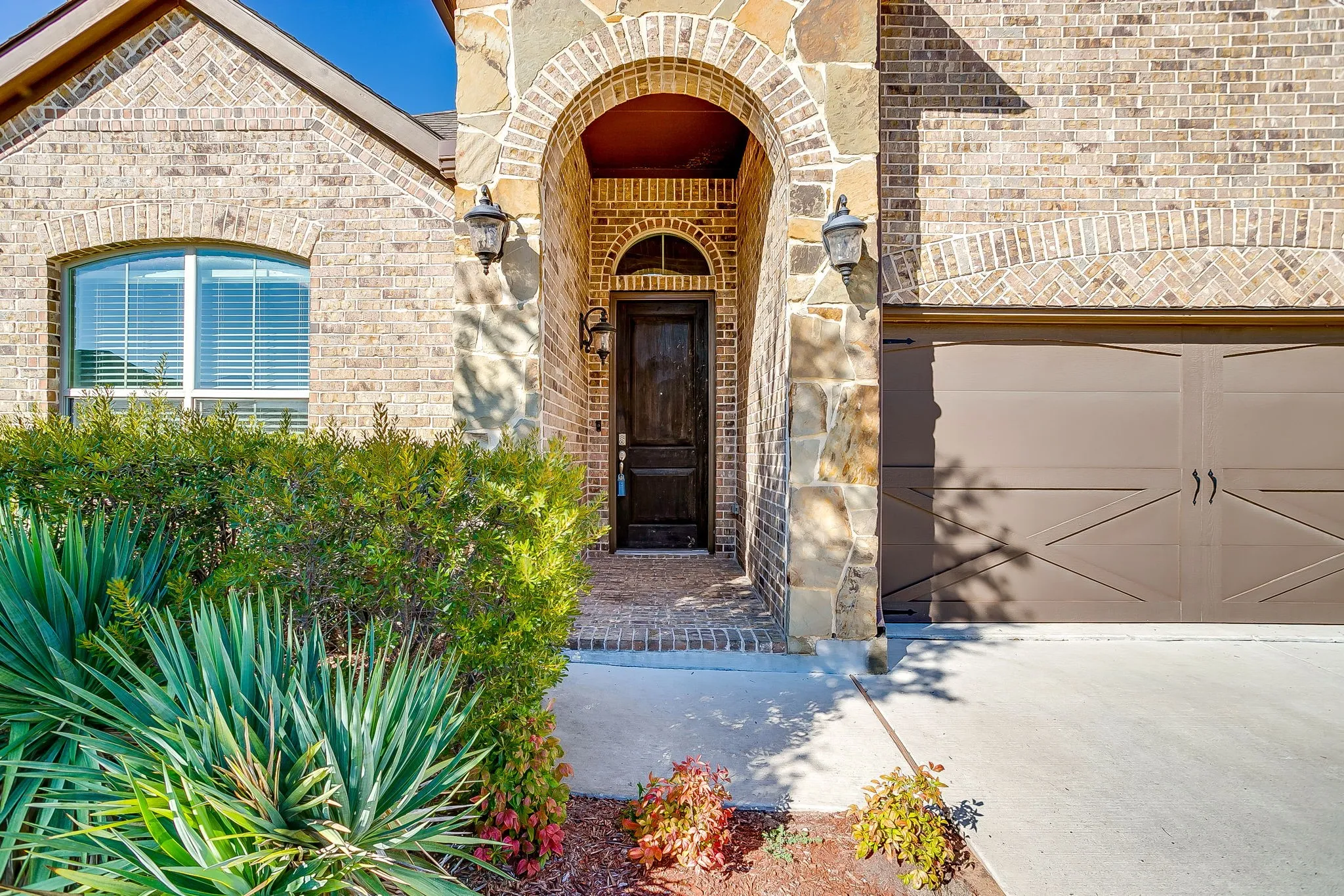 Single Family Residence For Sale in Parker County , 225 Palmerston Drive, Aledo, Texas 76008, 4 Bedrooms, 2 Bathrooms, 2 Garage spaces, 2,102 Sqft, built in 2019, Price $385,000, mls#21304299, Real Estate Agent in Aledo, Homes For Sale in Parker county, Homes For Sale in Aledo, Realtor in Aledo Texas, Real Estate Brokerage Independent Realty Texas, Luminita Cordes Realtor