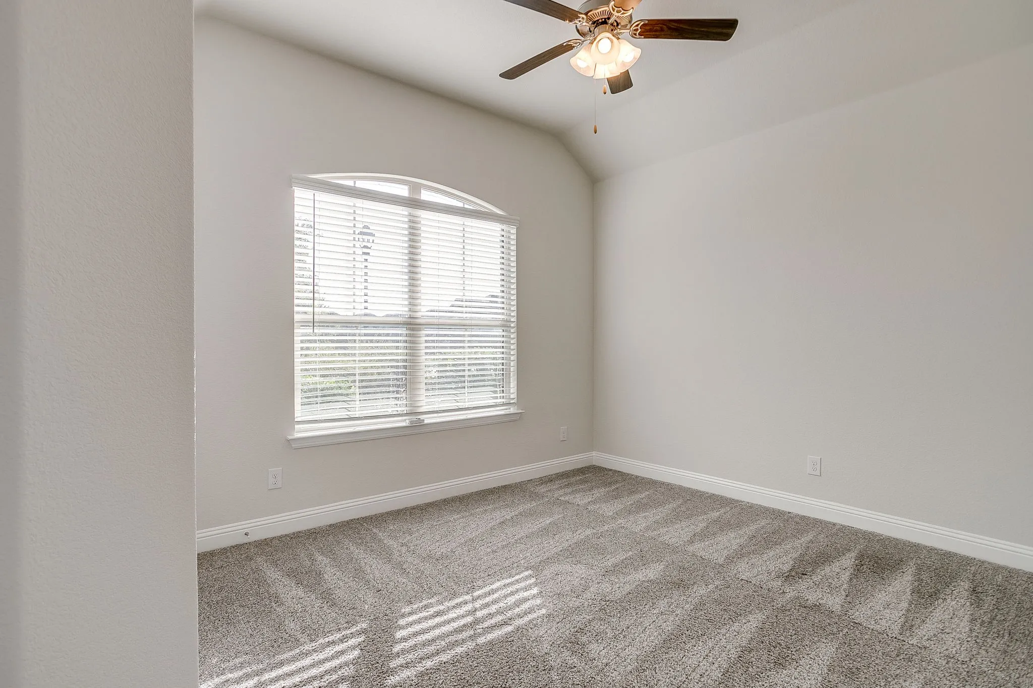 Single Family Residence For Sale in Parker County , 225 Palmerston Drive, Aledo, Texas 76008, 4 Bedrooms, 2 Bathrooms, 2 Garage spaces, 2,102 Sqft, built in 2019, Price $385,000, mls#21304299, Real Estate Agent in Aledo, Homes For Sale in Parker county, Homes For Sale in Aledo, Realtor in Aledo Texas, Real Estate Brokerage Independent Realty Texas, Luminita Cordes Realtor