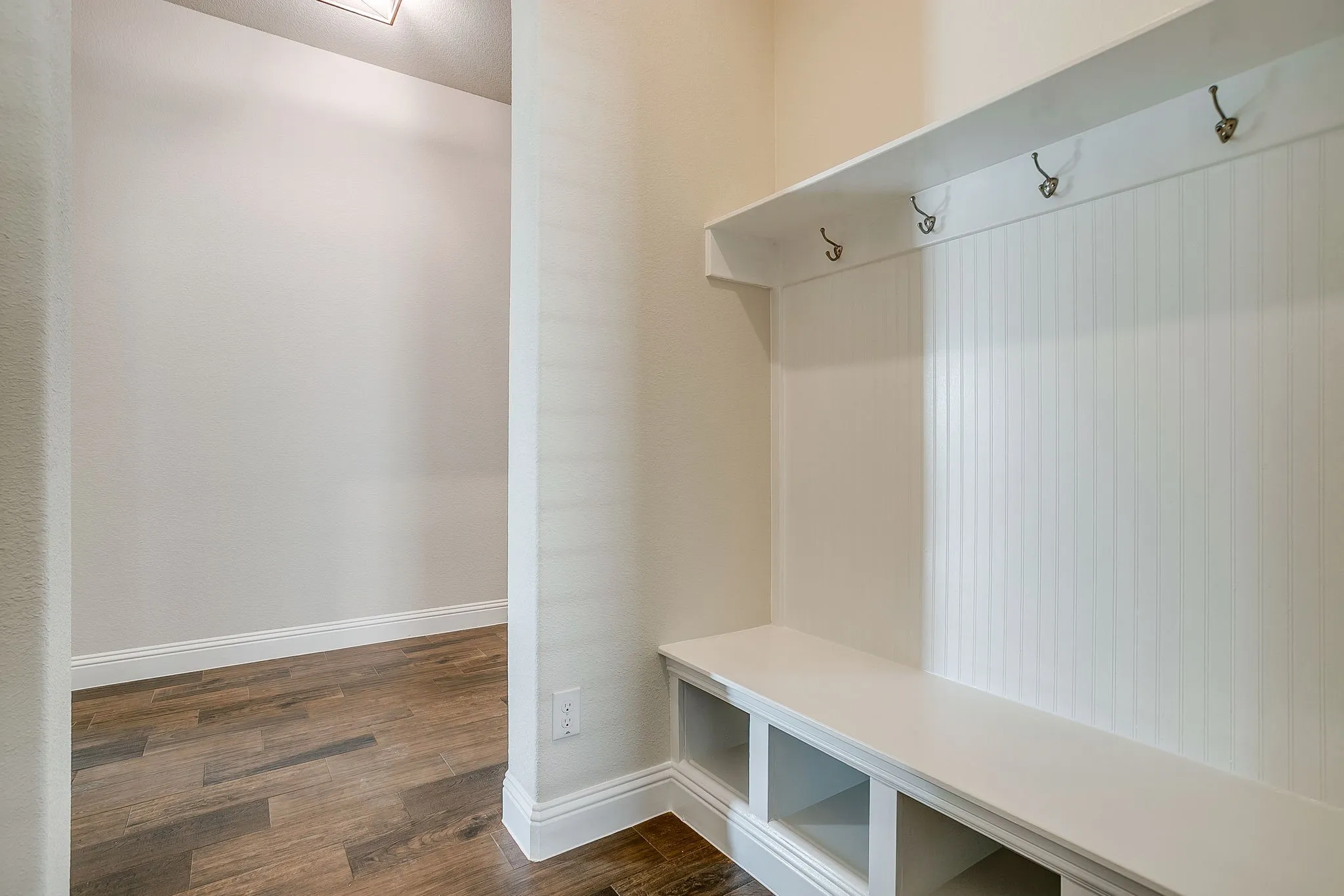 Single Family Residence For Sale in Parker County , 225 Palmerston Drive, Aledo, Texas 76008, 4 Bedrooms, 2 Bathrooms, 2 Garage spaces, 2,102 Sqft, built in 2019, Price $385,000, mls#21304299, Real Estate Agent in Aledo, Homes For Sale in Parker county, Homes For Sale in Aledo, Realtor in Aledo Texas, Real Estate Brokerage Independent Realty Texas, Luminita Cordes Realtor