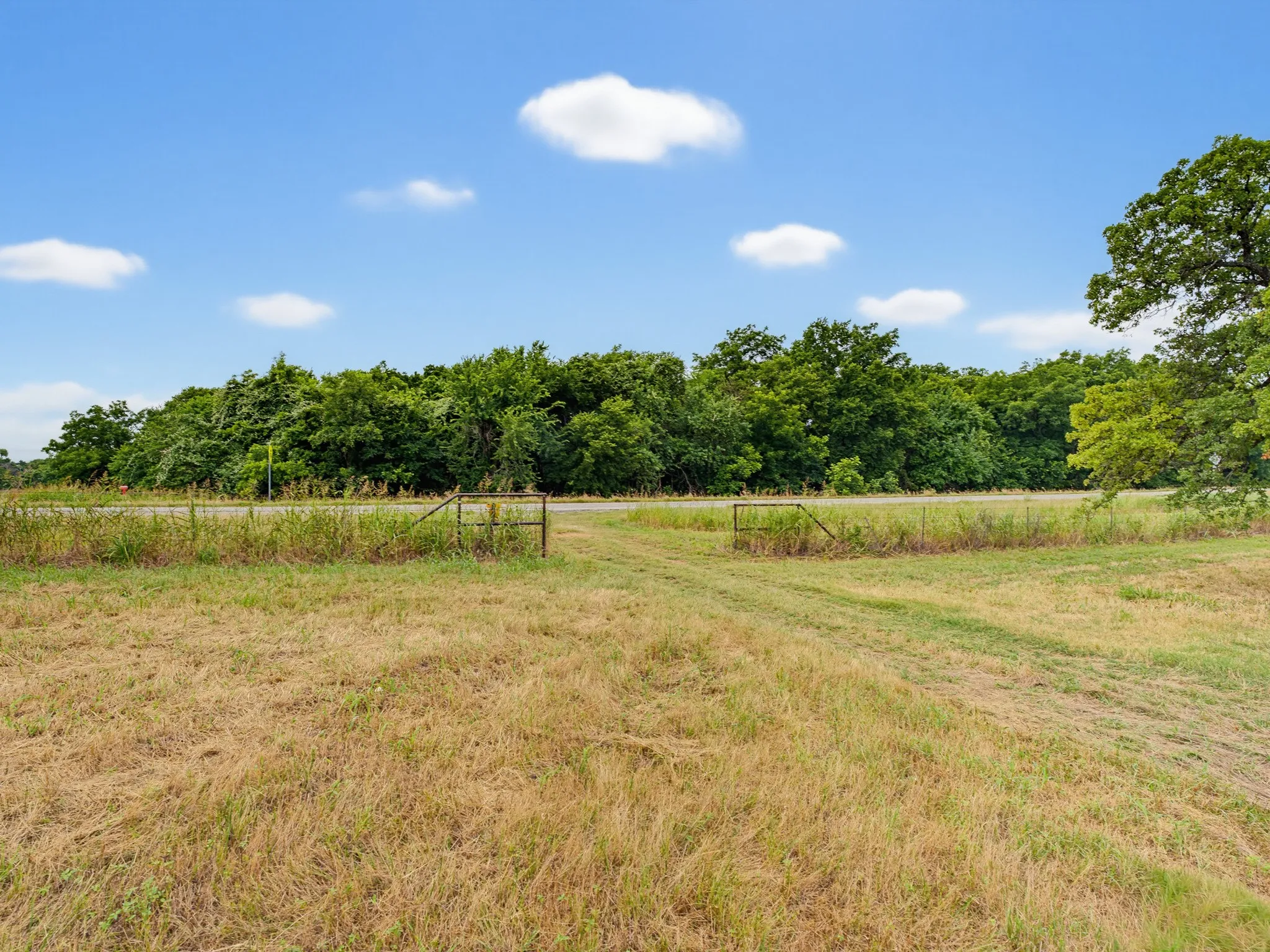 Unimproved Land For Sale in Montague County , TBD 24.25 Acres Fm 1749, Forestburg, Texas 76239, 0, 0, Garage spaces, 0 Sqft, built in 2003, mls#21306143, Real Estate Agent in Forestburg, Homes For Sale in Montague county, Homes For Sale in Forestburg, Realtor in Forestburg Texas, Real Estate Brokerage Independent Realty Texas, Luminita Cordes Realtor