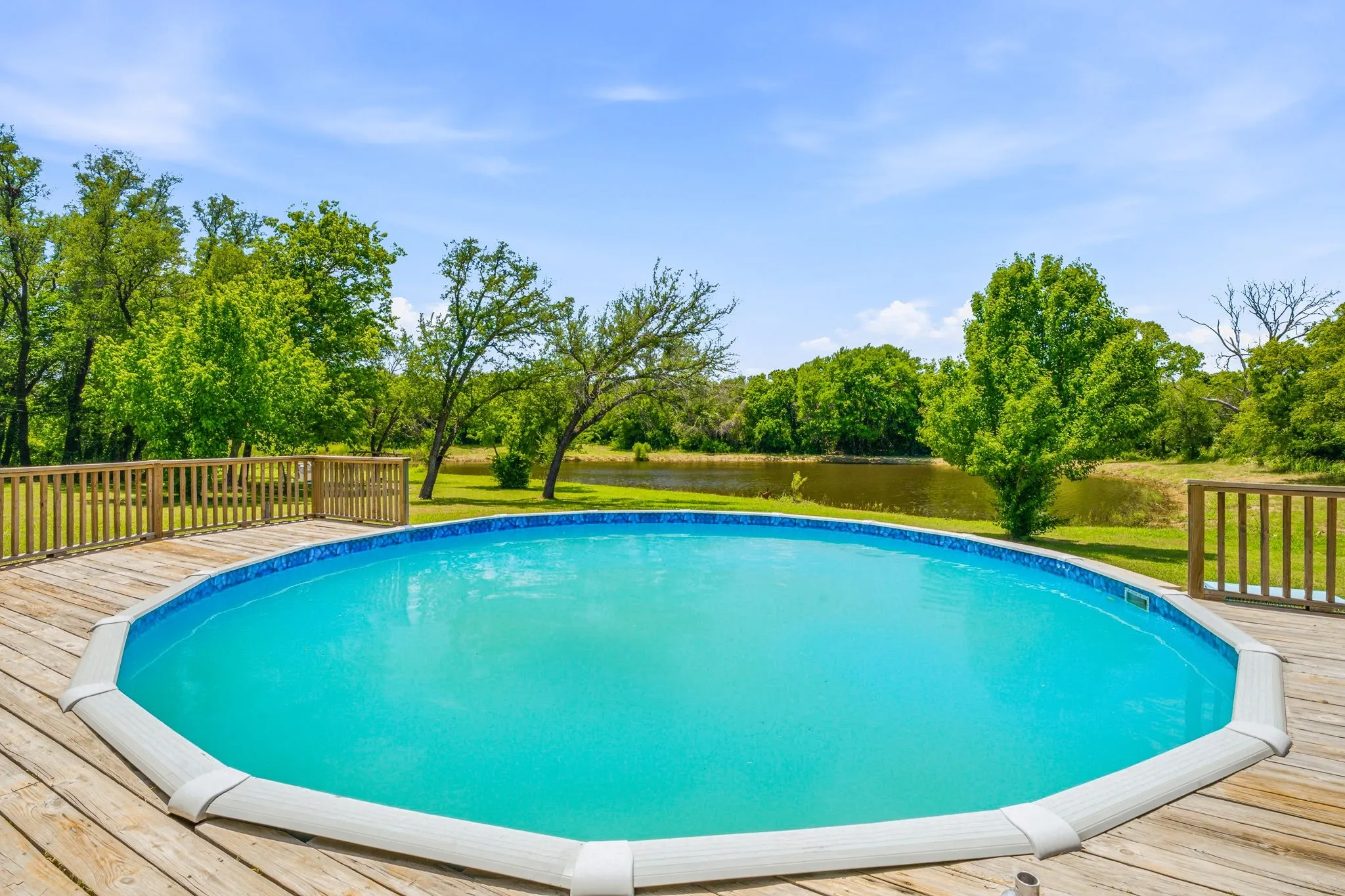 Single Family Residence For Sale in Hood County , 5500 Friendship Road, Tolar, Texas 76476, 3 Bedroom, 2 Bathroom, 2 Garage spaces, 1,859 Sqft, built in 1990, mls#21305806, Real Estate Agent in Tolar, Homes For Sale in Hood county, Homes For Sale in Tolar, Realtor in Tolar Texas, Real Estate Brokerage Independent Realty Texas, Luminita Cordes Realtor