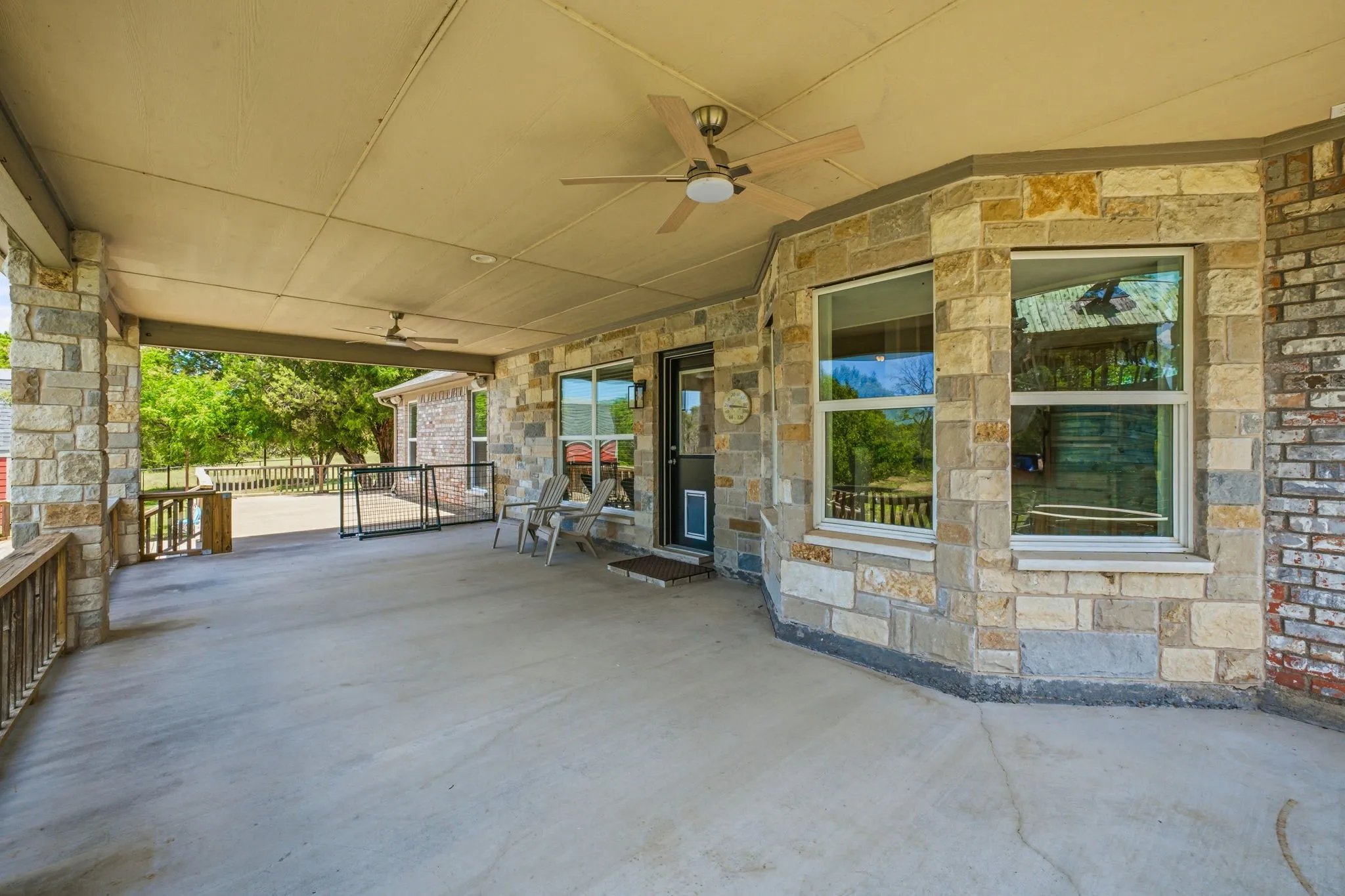 Single Family Residence For Sale in Hood County , 5500 Friendship Road, Tolar, Texas 76476, 3 Bedroom, 2 Bathroom, 2 Garage spaces, 1,859 Sqft, built in 1990, mls#21305806, Real Estate Agent in Tolar, Homes For Sale in Hood county, Homes For Sale in Tolar, Realtor in Tolar Texas, Real Estate Brokerage Independent Realty Texas, Luminita Cordes Realtor