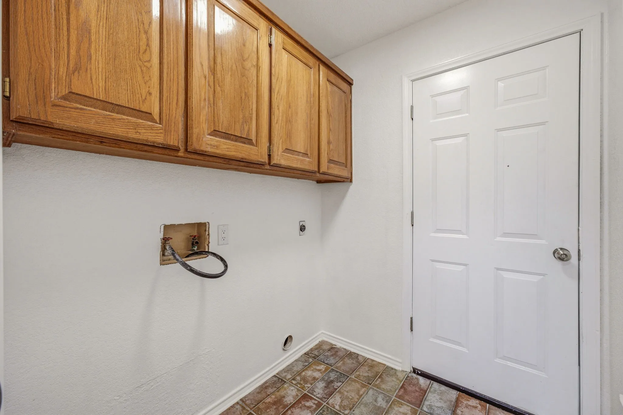 Single Family Residence For Sale in Hood County , 5500 Friendship Road, Tolar, Texas 76476, 3 Bedroom, 2 Bathroom, 2 Garage spaces, 1,859 Sqft, built in 1990, mls#21305806, Real Estate Agent in Tolar, Homes For Sale in Hood county, Homes For Sale in Tolar, Realtor in Tolar Texas, Real Estate Brokerage Independent Realty Texas, Luminita Cordes Realtor
