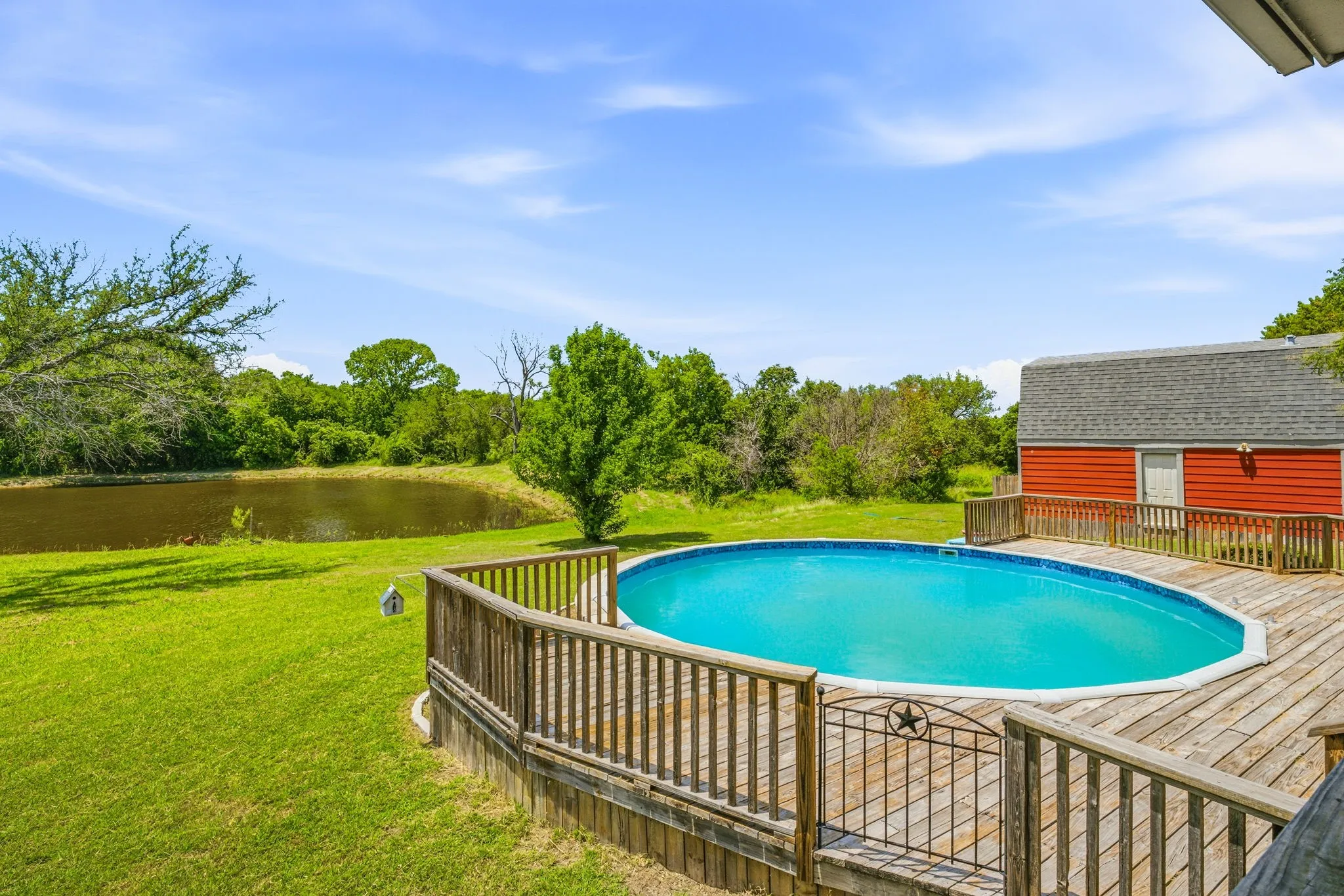 Single Family Residence For Sale in Hood County , 5500 Friendship Road, Tolar, Texas 76476, 3 Bedroom, 2 Bathroom, 2 Garage spaces, 1,859 Sqft, built in 1990, mls#21305806, Real Estate Agent in Tolar, Homes For Sale in Hood county, Homes For Sale in Tolar, Realtor in Tolar Texas, Real Estate Brokerage Independent Realty Texas, Luminita Cordes Realtor