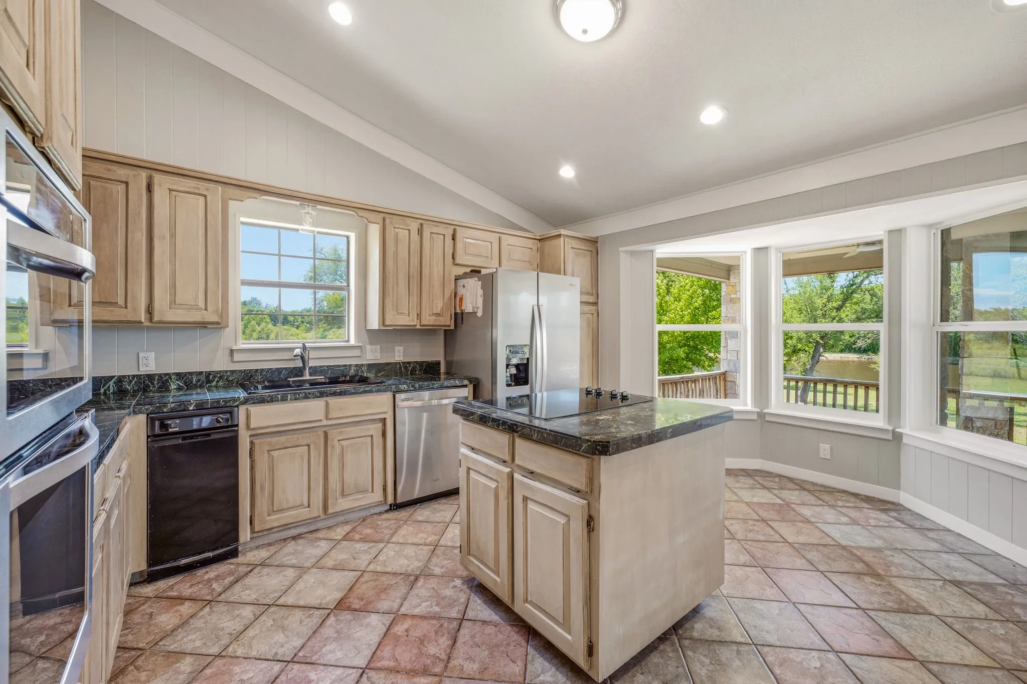 Single Family Residence For Sale in Hood County , 5500 Friendship Road, Tolar, Texas 76476, 3 Bedroom, 2 Bathroom, 2 Garage spaces, 1,859 Sqft, built in 1990, mls#21305806, Real Estate Agent in Tolar, Homes For Sale in Hood county, Homes For Sale in Tolar, Realtor in Tolar Texas, Real Estate Brokerage Independent Realty Texas, Luminita Cordes Realtor
