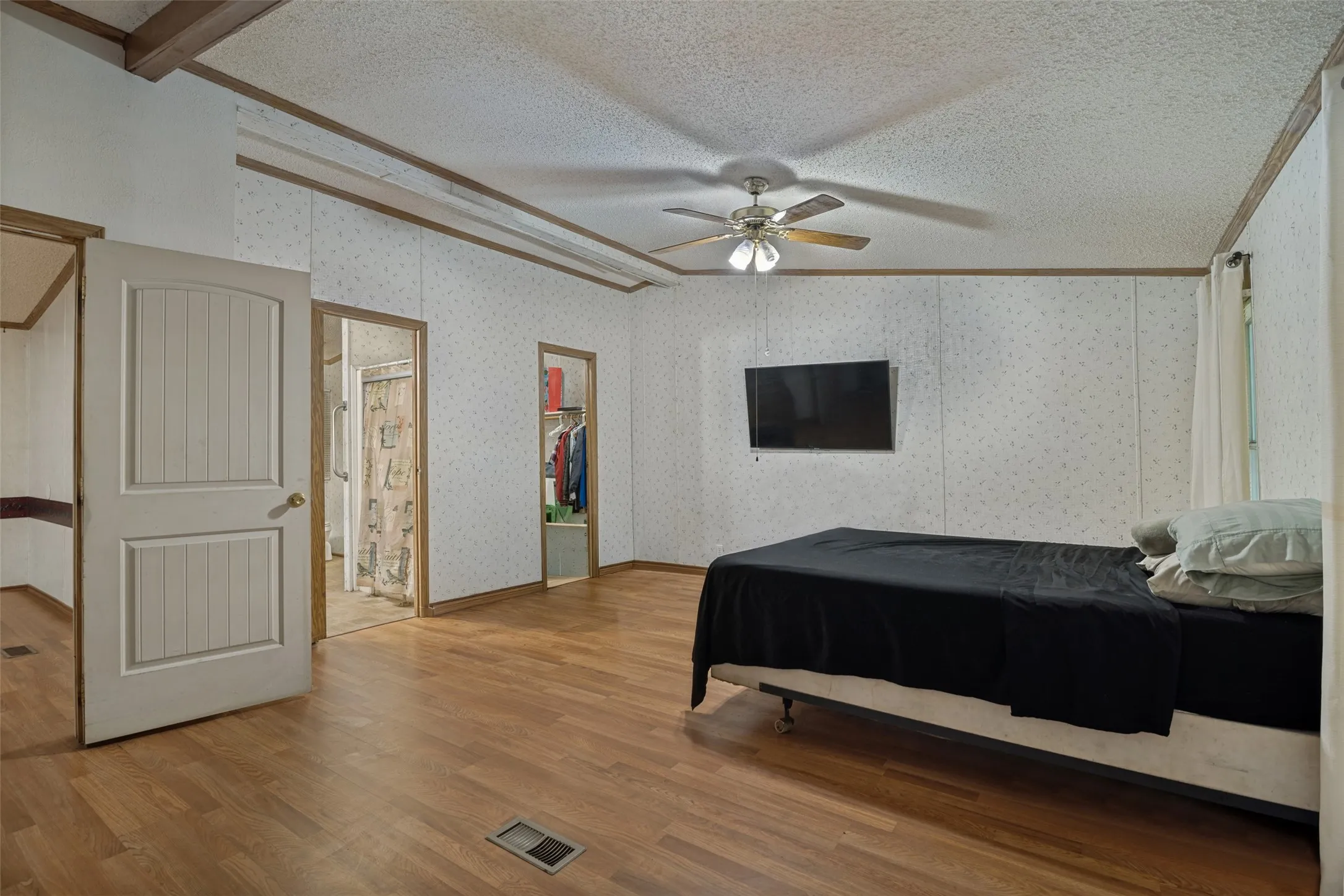 Manufactured Home For Sale in Rains County , 130 Meadowview Lane, Point, Texas 75472, 3 Bedroom, 2 Bathroom, Garage spaces, 1,680 Sqft, built in 1995, mls#21301253, Real Estate Agent in Point, Homes For Sale in Rains county, Homes For Sale in Point, Realtor in Point Texas, Real Estate Brokerage Independent Realty Texas, Luminita Cordes Realtor
