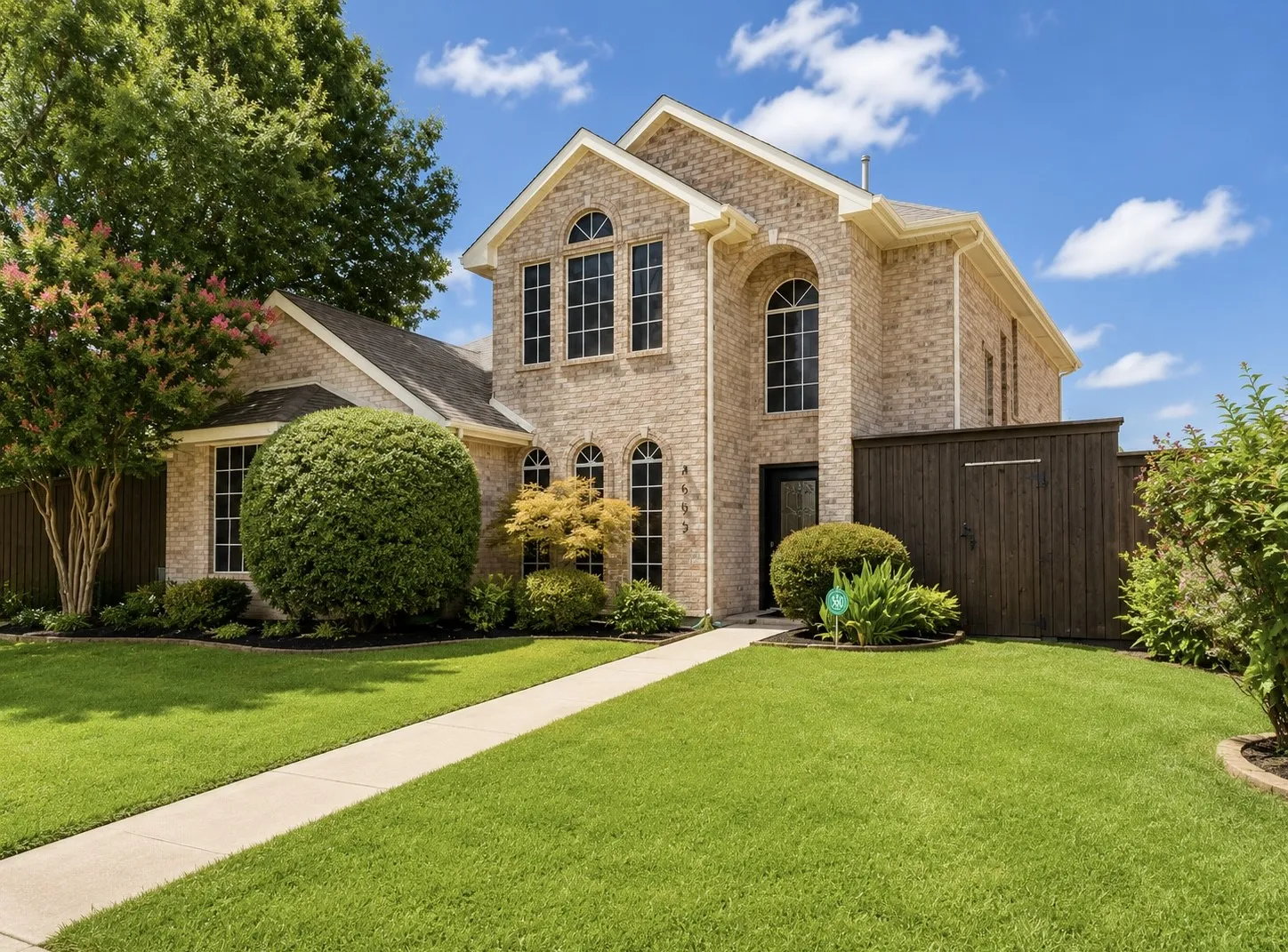 Single Family Residence For Sale in Collin County , 4692 Parnell Lane, Plano, Texas 75024, 3 Bedroom, 3 Bathroom, 3 Garage spaces, 2,256 Sqft, built in 1994, mls#21306323, Real Estate Agent in Plano, Homes For Sale in Collin county, Homes For Sale in Plano, Realtor in Plano Texas, Real Estate Brokerage Independent Realty Texas, Luminita Cordes Realtor
