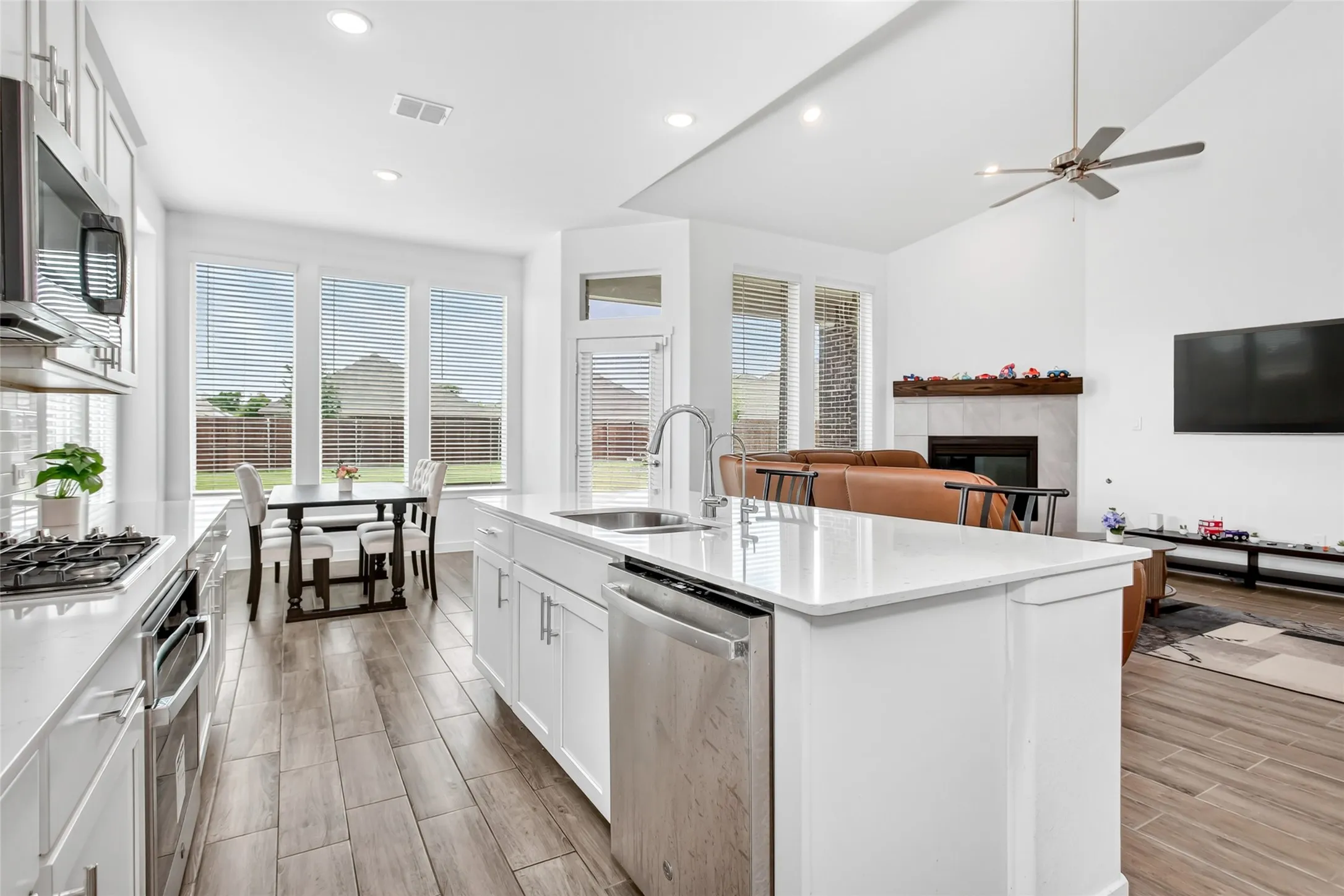 Well equipped kitchen with gas cooktop and plenty of counter space.