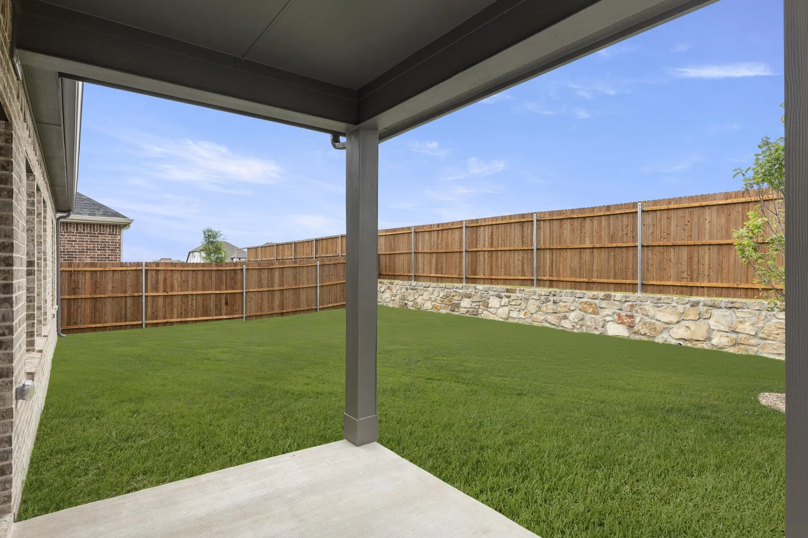 25. 2513 Sturgis - Patio