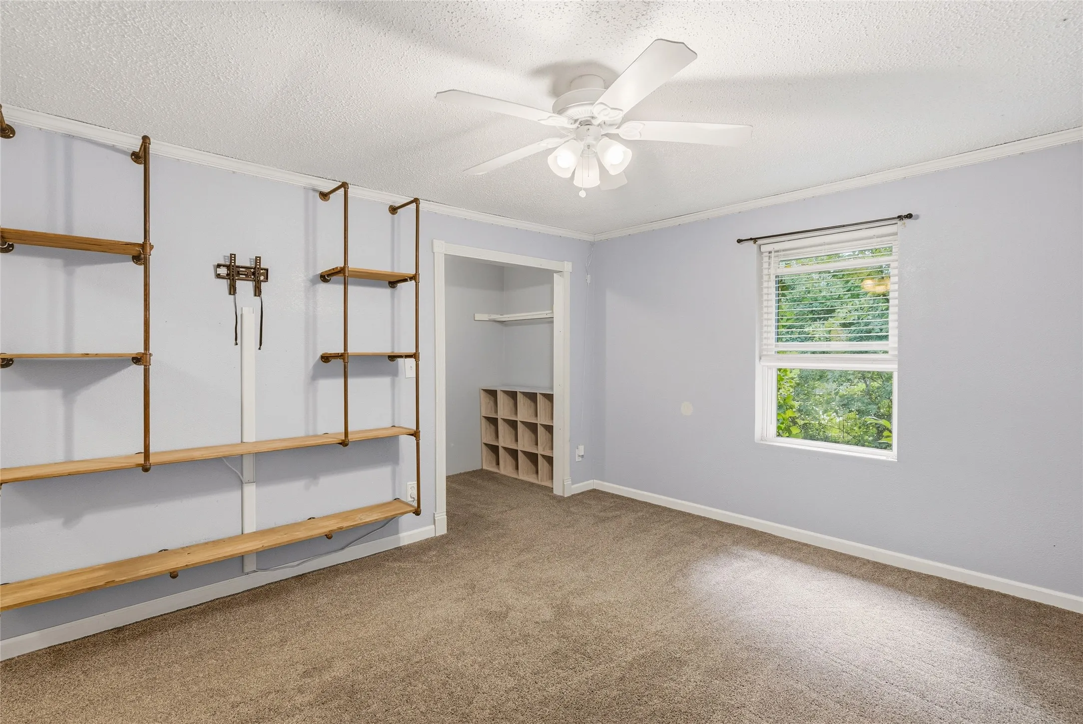 Single Family Residence For Sale in Johnson County , 2417 N County Road 810, Alvarado, Texas 76009, 5 Bedroom, 3 Bathroom, 2 Garage spaces, 3,619 Sqft, built in 1972, mls#21306319, Real Estate Agent in Alvarado, Homes For Sale in Johnson county, Homes For Sale in Alvarado, Realtor in Alvarado Texas, Real Estate Brokerage Independent Realty Texas, Luminita Cordes Realtor