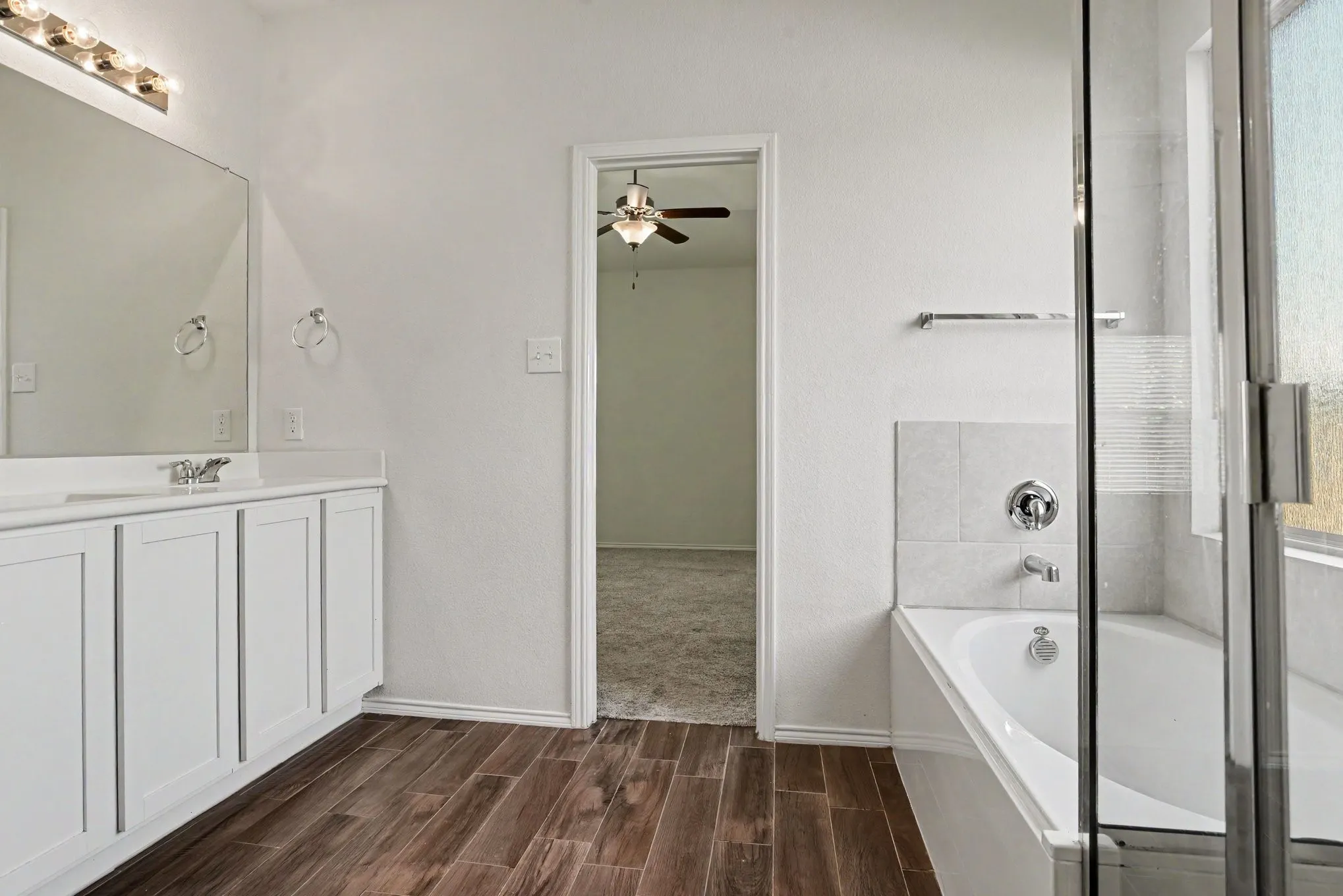 Single Family Residence For Sale in Rockwall County , 506 Robinson Way, Fate, Texas 75189, 5 Bedroom, 4 Bathroom, 2 Garage spaces, 2,969 Sqft, built in 2018, mls#21304369, Real Estate Agent in Fate, Homes For Sale in Rockwall county, Homes For Sale in Fate, Realtor in Fate Texas, Real Estate Brokerage Independent Realty Texas, Luminita Cordes Realtor