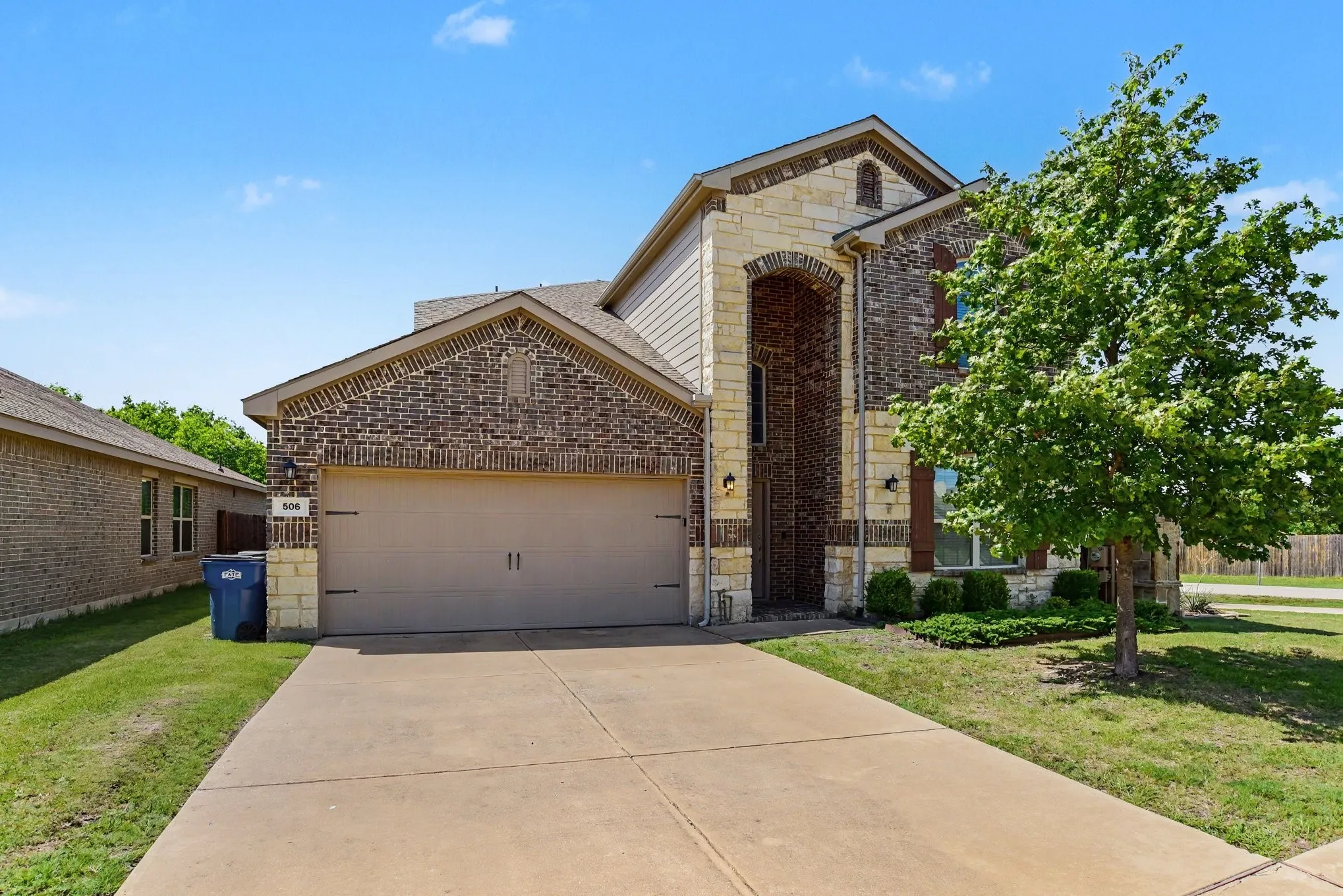 Single Family Residence For Sale in Rockwall County , 506 Robinson Way, Fate, Texas 75189, 5 Bedroom, 4 Bathroom, 2 Garage spaces, 2,969 Sqft, built in 2018, mls#21304369, Real Estate Agent in Fate, Homes For Sale in Rockwall county, Homes For Sale in Fate, Realtor in Fate Texas, Real Estate Brokerage Independent Realty Texas, Luminita Cordes Realtor
