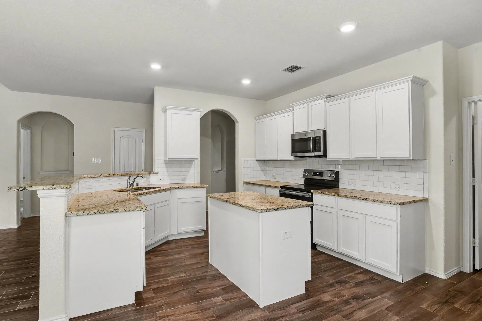 Single Family Residence For Sale in Rockwall County , 506 Robinson Way, Fate, Texas 75189, 5 Bedroom, 4 Bathroom, 2 Garage spaces, 2,969 Sqft, built in 2018, mls#21304369, Real Estate Agent in Fate, Homes For Sale in Rockwall county, Homes For Sale in Fate, Realtor in Fate Texas, Real Estate Brokerage Independent Realty Texas, Luminita Cordes Realtor