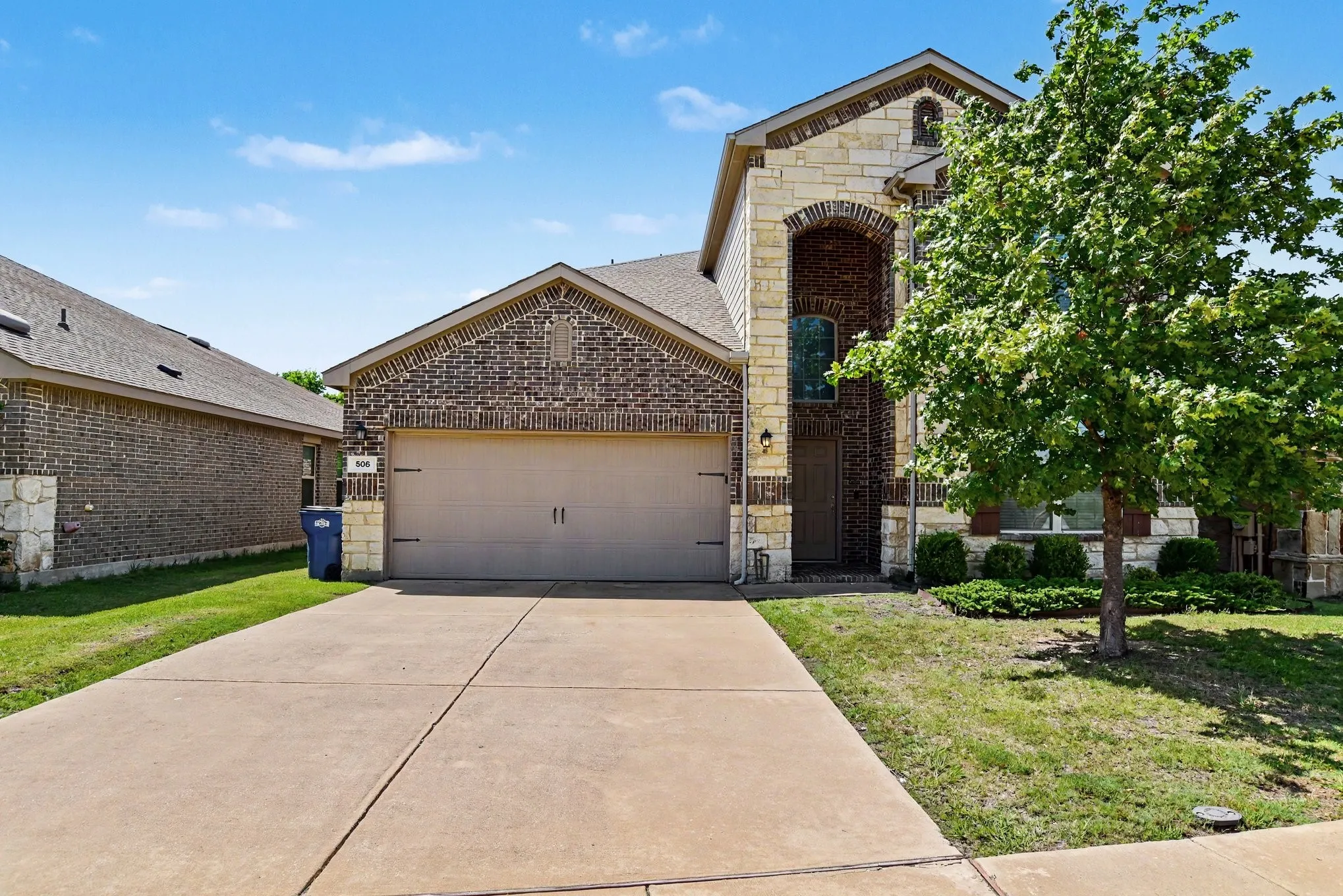 Single Family Residence For Sale in Rockwall County , 506 Robinson Way, Fate, Texas 75189, 5 Bedroom, 4 Bathroom, 2 Garage spaces, 2,969 Sqft, built in 2018, mls#21304369, Real Estate Agent in Fate, Homes For Sale in Rockwall county, Homes For Sale in Fate, Realtor in Fate Texas, Real Estate Brokerage Independent Realty Texas, Luminita Cordes Realtor