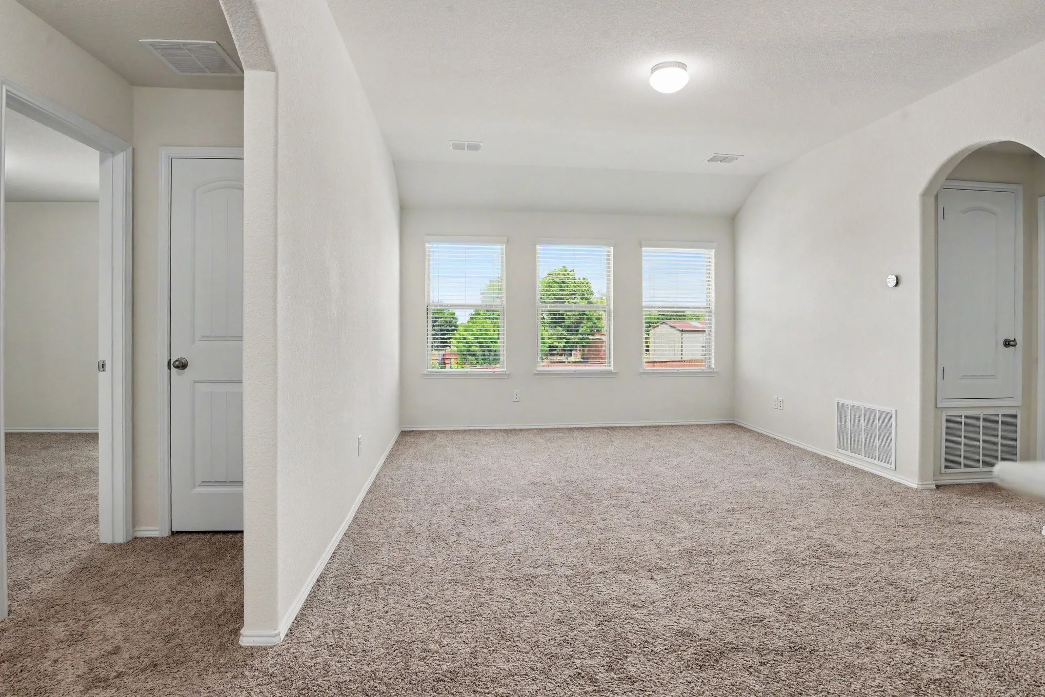 Single Family Residence For Sale in Rockwall County , 506 Robinson Way, Fate, Texas 75189, 5 Bedroom, 4 Bathroom, 2 Garage spaces, 2,969 Sqft, built in 2018, mls#21304369, Real Estate Agent in Fate, Homes For Sale in Rockwall county, Homes For Sale in Fate, Realtor in Fate Texas, Real Estate Brokerage Independent Realty Texas, Luminita Cordes Realtor