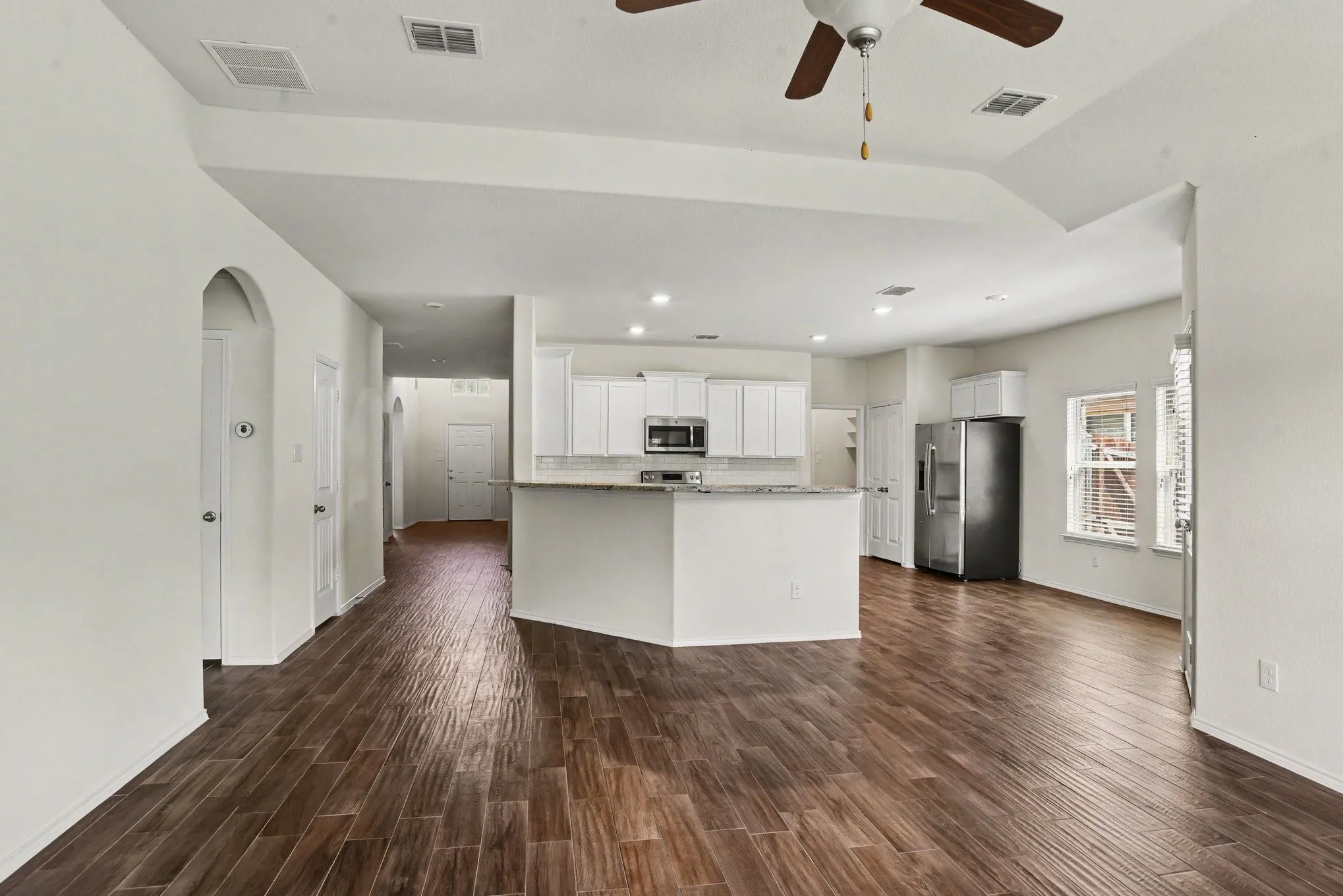 Single Family Residence For Sale in Rockwall County , 506 Robinson Way, Fate, Texas 75189, 5 Bedroom, 4 Bathroom, 2 Garage spaces, 2,969 Sqft, built in 2018, mls#21304369, Real Estate Agent in Fate, Homes For Sale in Rockwall county, Homes For Sale in Fate, Realtor in Fate Texas, Real Estate Brokerage Independent Realty Texas, Luminita Cordes Realtor