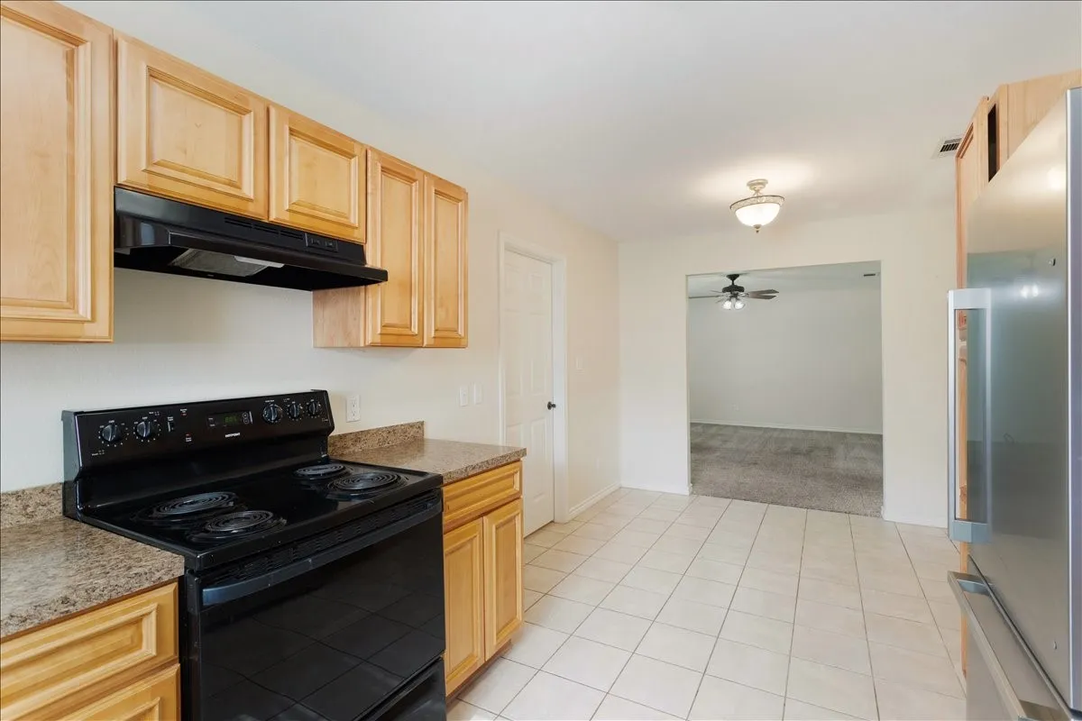 Single Family Residence For Sale in Fannin County , 207 Chaffin Street, Bonham, Texas 75418, 4 Bedroom, 2 Bathroom, Garage spaces, 1,620 Sqft, built in 2009, mls#21306027, Real Estate Agent in Bonham, Homes For Sale in Fannin county, Homes For Sale in Bonham, Realtor in Bonham Texas, Real Estate Brokerage Independent Realty Texas, Luminita Cordes Realtor