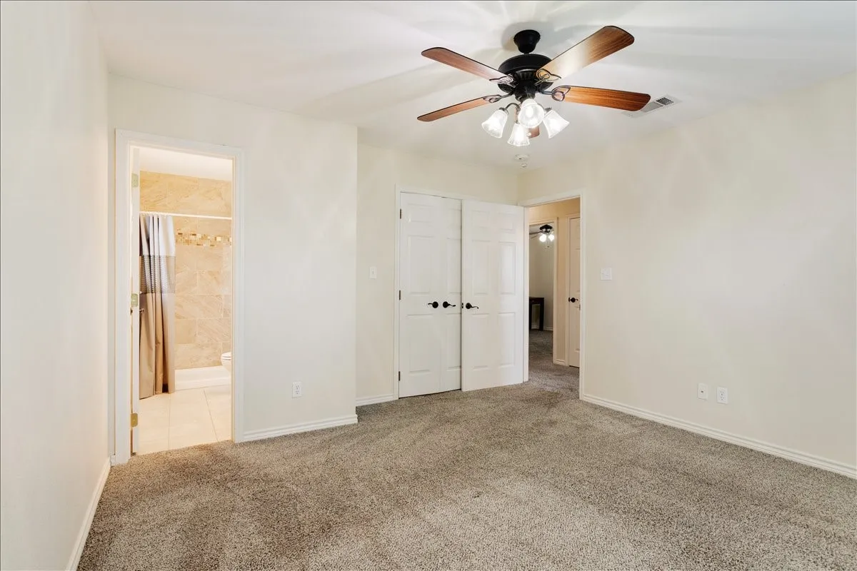 Single Family Residence For Sale in Fannin County , 207 Chaffin Street, Bonham, Texas 75418, 4 Bedroom, 2 Bathroom, Garage spaces, 1,620 Sqft, built in 2009, mls#21306027, Real Estate Agent in Bonham, Homes For Sale in Fannin county, Homes For Sale in Bonham, Realtor in Bonham Texas, Real Estate Brokerage Independent Realty Texas, Luminita Cordes Realtor