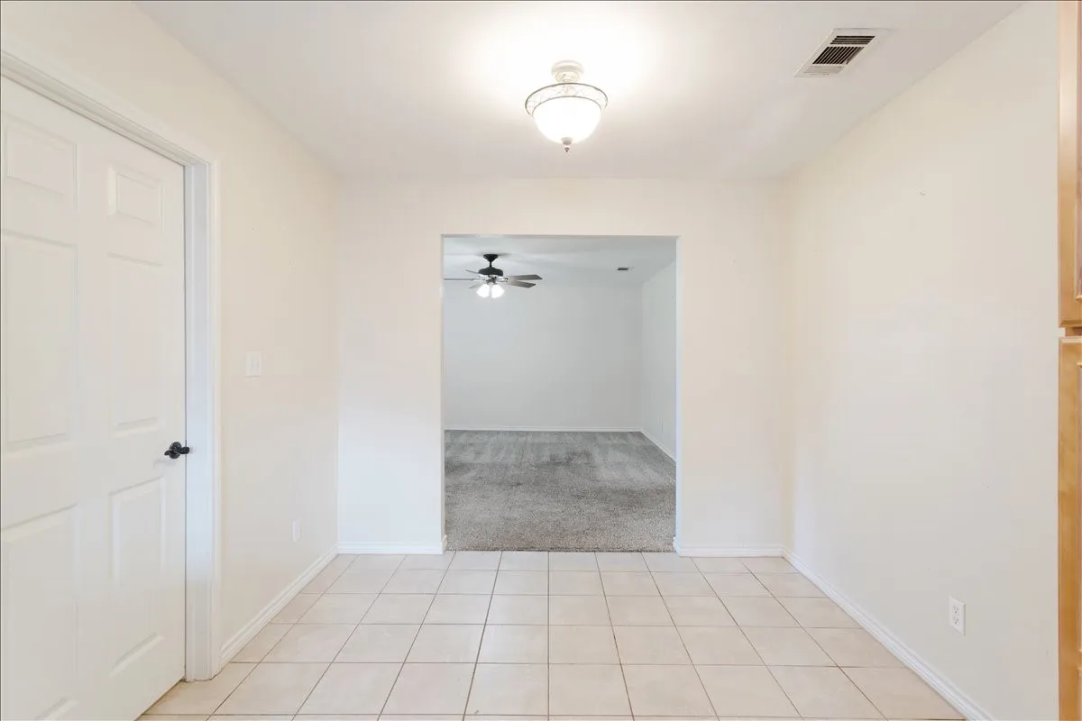 Single Family Residence For Sale in Fannin County , 207 Chaffin Street, Bonham, Texas 75418, 4 Bedroom, 2 Bathroom, Garage spaces, 1,620 Sqft, built in 2009, mls#21306027, Real Estate Agent in Bonham, Homes For Sale in Fannin county, Homes For Sale in Bonham, Realtor in Bonham Texas, Real Estate Brokerage Independent Realty Texas, Luminita Cordes Realtor