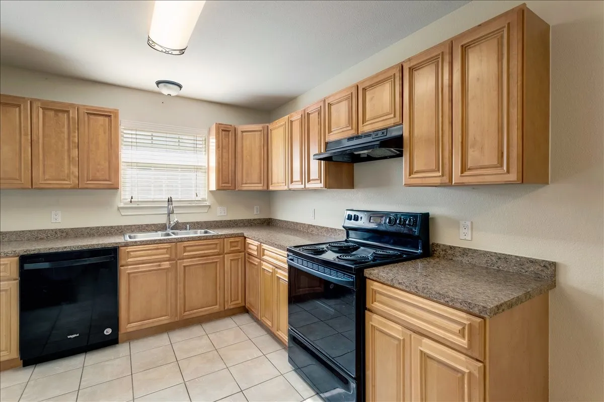 Single Family Residence For Sale in Fannin County , 207 Chaffin Street, Bonham, Texas 75418, 4 Bedroom, 2 Bathroom, Garage spaces, 1,620 Sqft, built in 2009, mls#21306027, Real Estate Agent in Bonham, Homes For Sale in Fannin county, Homes For Sale in Bonham, Realtor in Bonham Texas, Real Estate Brokerage Independent Realty Texas, Luminita Cordes Realtor