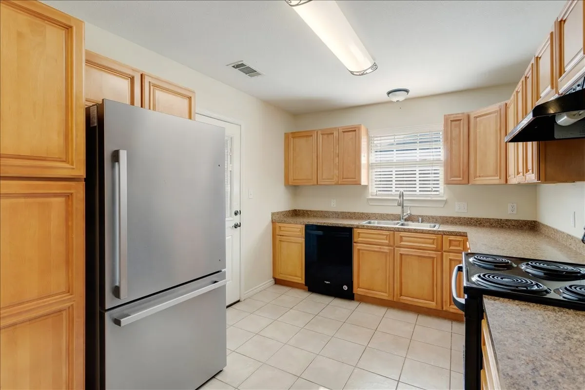 Single Family Residence For Sale in Fannin County , 207 Chaffin Street, Bonham, Texas 75418, 4 Bedroom, 2 Bathroom, Garage spaces, 1,620 Sqft, built in 2009, mls#21306027, Real Estate Agent in Bonham, Homes For Sale in Fannin county, Homes For Sale in Bonham, Realtor in Bonham Texas, Real Estate Brokerage Independent Realty Texas, Luminita Cordes Realtor