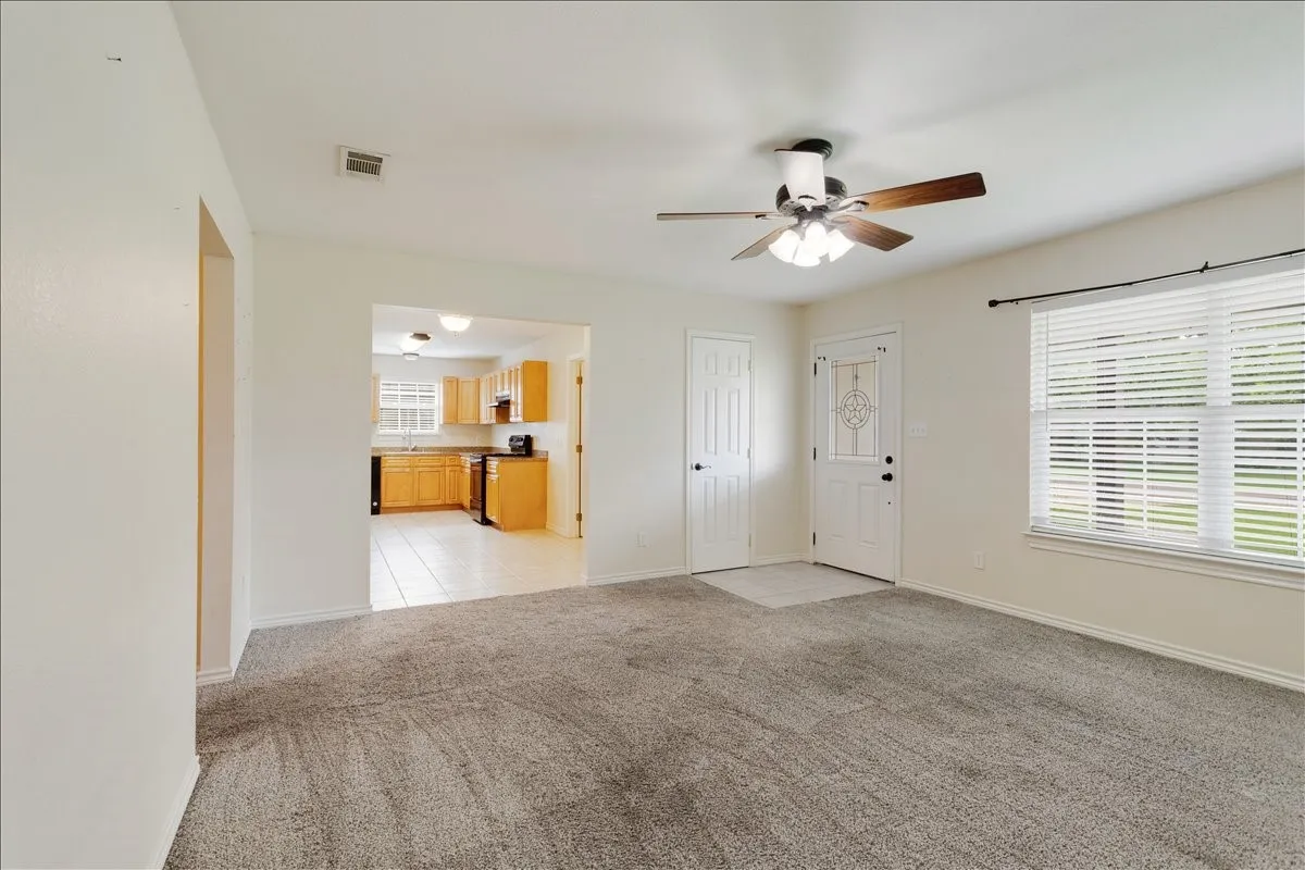 Single Family Residence For Sale in Fannin County , 207 Chaffin Street, Bonham, Texas 75418, 4 Bedroom, 2 Bathroom, Garage spaces, 1,620 Sqft, built in 2009, mls#21306027, Real Estate Agent in Bonham, Homes For Sale in Fannin county, Homes For Sale in Bonham, Realtor in Bonham Texas, Real Estate Brokerage Independent Realty Texas, Luminita Cordes Realtor