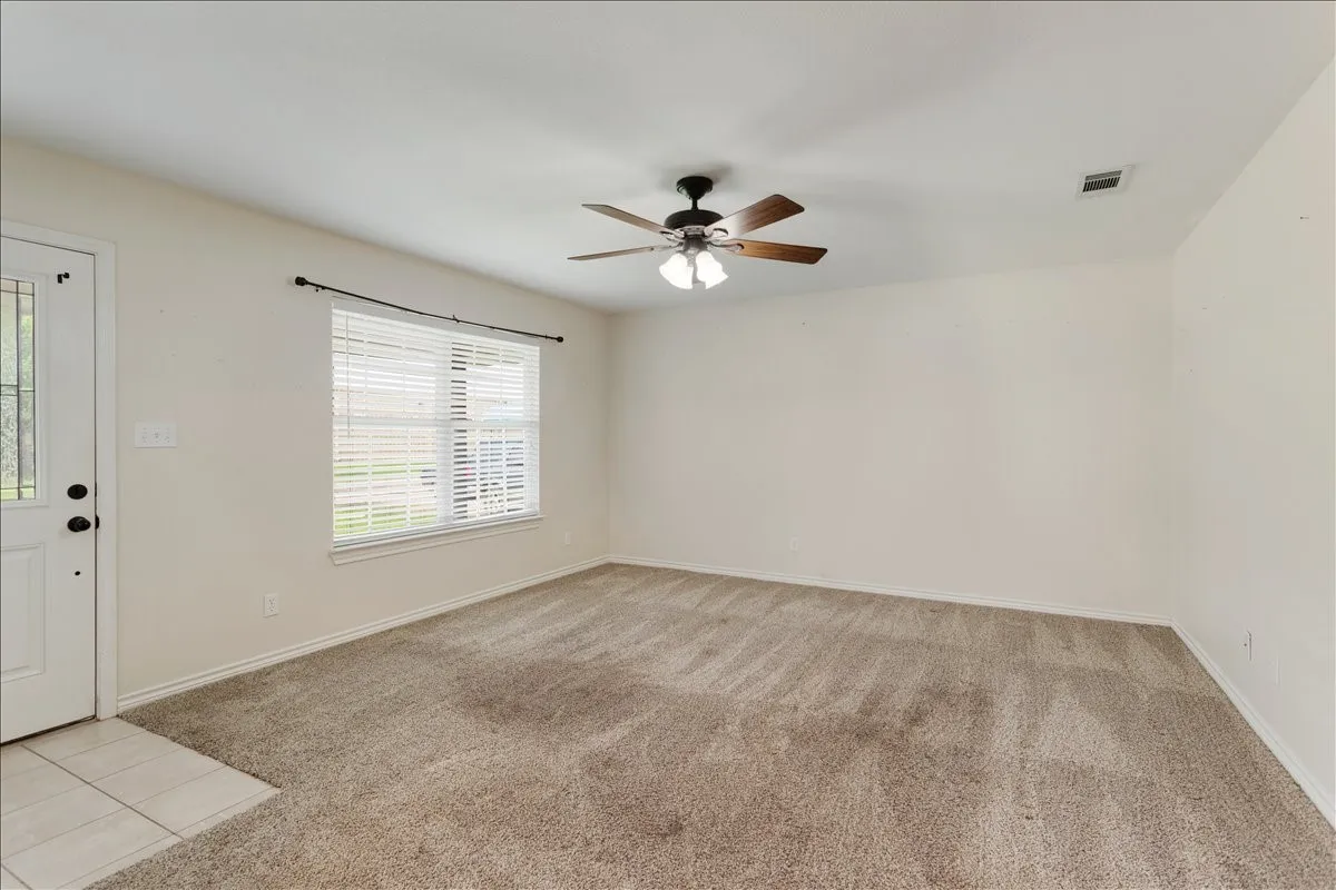 Single Family Residence For Sale in Fannin County , 207 Chaffin Street, Bonham, Texas 75418, 4 Bedroom, 2 Bathroom, Garage spaces, 1,620 Sqft, built in 2009, mls#21306027, Real Estate Agent in Bonham, Homes For Sale in Fannin county, Homes For Sale in Bonham, Realtor in Bonham Texas, Real Estate Brokerage Independent Realty Texas, Luminita Cordes Realtor