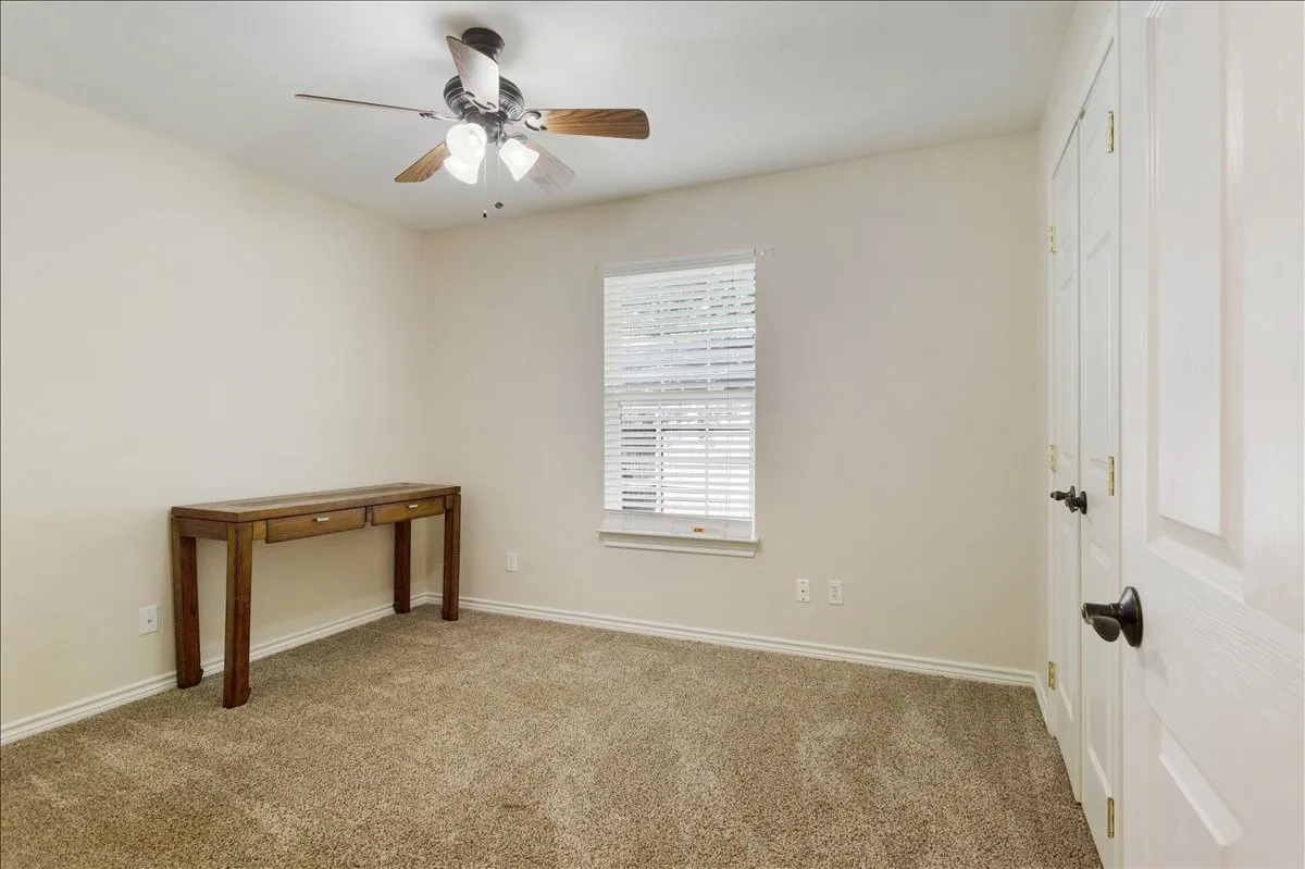 Single Family Residence For Sale in Fannin County , 207 Chaffin Street, Bonham, Texas 75418, 4 Bedroom, 2 Bathroom, Garage spaces, 1,620 Sqft, built in 2009, mls#21306027, Real Estate Agent in Bonham, Homes For Sale in Fannin county, Homes For Sale in Bonham, Realtor in Bonham Texas, Real Estate Brokerage Independent Realty Texas, Luminita Cordes Realtor