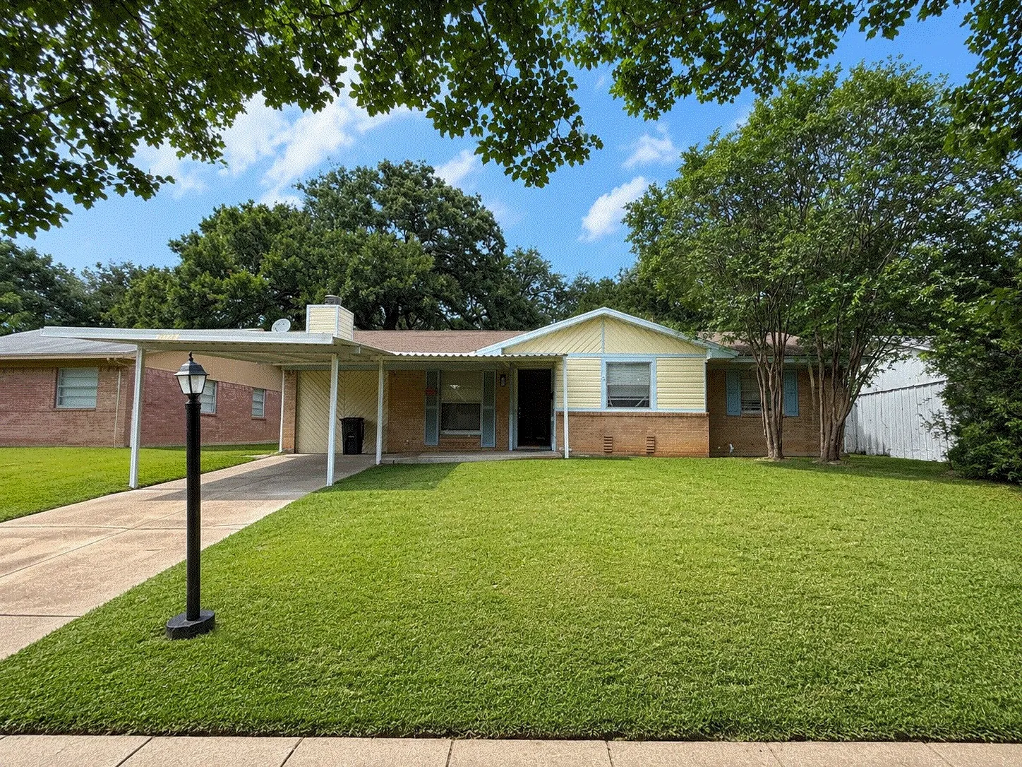 Single Family Residence For Sale in Dallas County , 1315 Athens Drive, Mesquite, Texas 75149, 3 Bedroom, 1 Bathroom, Garage spaces, 1,392 Sqft, built in 1961, Price $197,500, mls#21306304, Real Estate Agent in Mesquite, Homes For Sale in Dallas county, Homes For Sale in Mesquite, Realtor in Mesquite Texas, Real Estate Brokerage Independent Realty Texas, Luminita Cordes Realtor