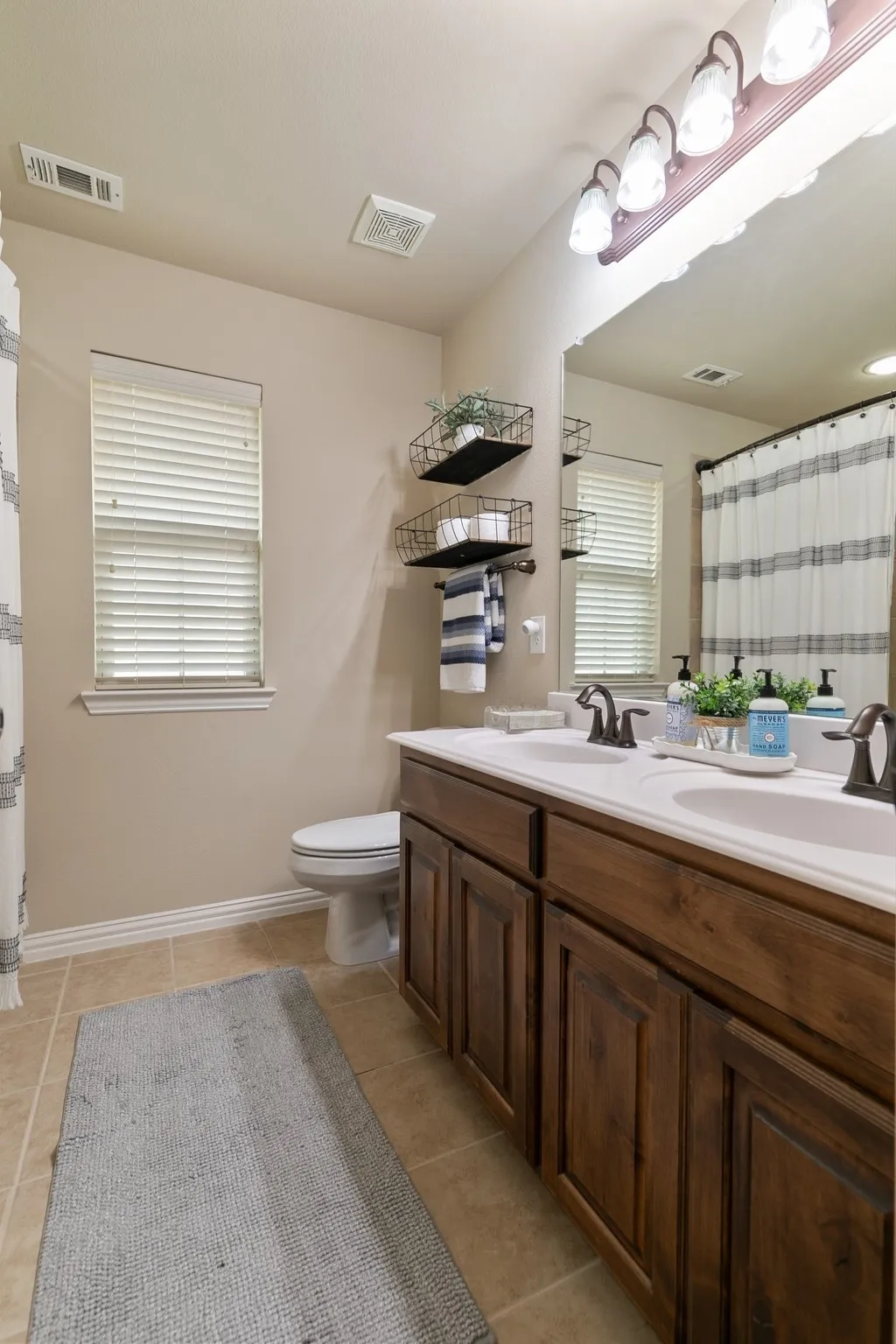 Single Family Residence For Sale in Denton County , 2504 Scotti Street, Lewisville, Texas 75056, 4 Bedroom, 3 Bathroom, 2 Garage spaces, 3,197 Sqft, built in 2011, mls#21304689, Real Estate Agent in Lewisville, Homes For Sale in Denton county, Homes For Sale in Lewisville, Realtor in Lewisville Texas, Real Estate Brokerage Independent Realty Texas, Luminita Cordes Realtor