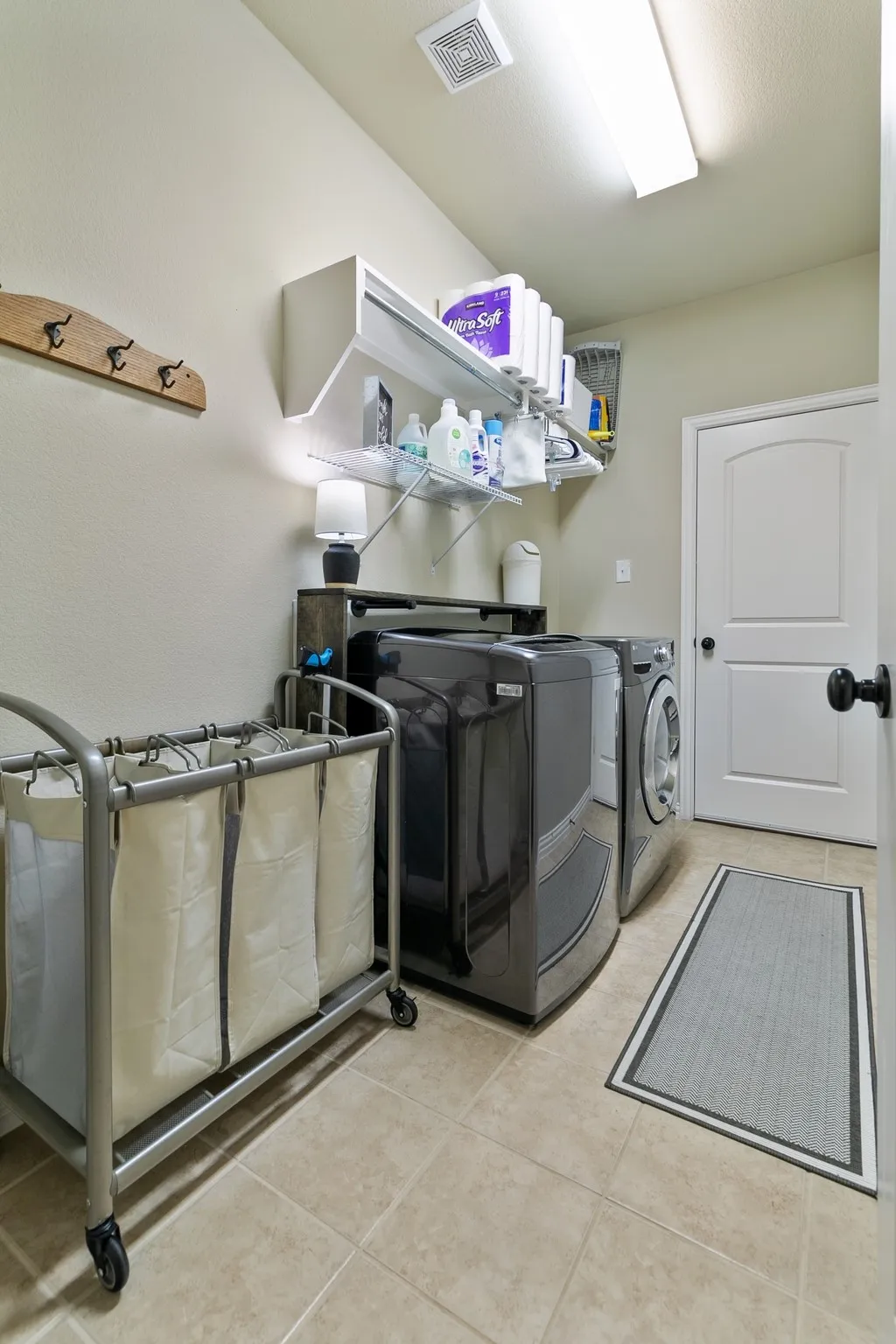Single Family Residence For Sale in Denton County , 2504 Scotti Street, Lewisville, Texas 75056, 4 Bedroom, 3 Bathroom, 2 Garage spaces, 3,197 Sqft, built in 2011, mls#21304689, Real Estate Agent in Lewisville, Homes For Sale in Denton county, Homes For Sale in Lewisville, Realtor in Lewisville Texas, Real Estate Brokerage Independent Realty Texas, Luminita Cordes Realtor
