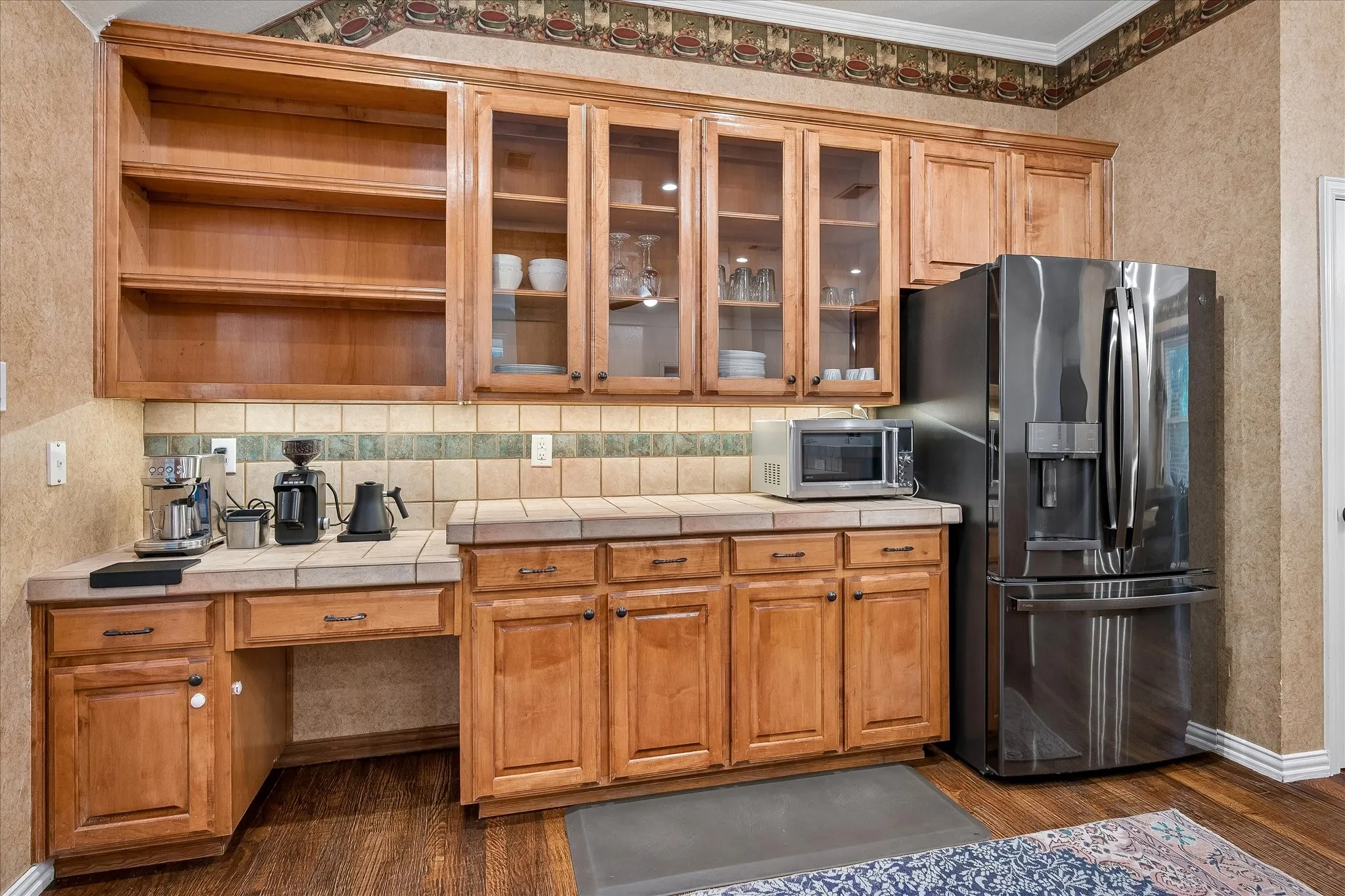 Single Family Residence For Sale in Tarrant County , 2701 Hidden Lake Drive, Grapevine, Texas 76051, 4 Bedroom, 3 Bathroom, 2 Garage spaces, 2,228 Sqft, built in 1996, mls#21305636, Real Estate Agent in Grapevine, Homes For Sale in Tarrant county, Homes For Sale in Grapevine, Realtor in Grapevine Texas, Real Estate Brokerage Independent Realty Texas, Luminita Cordes Realtor
